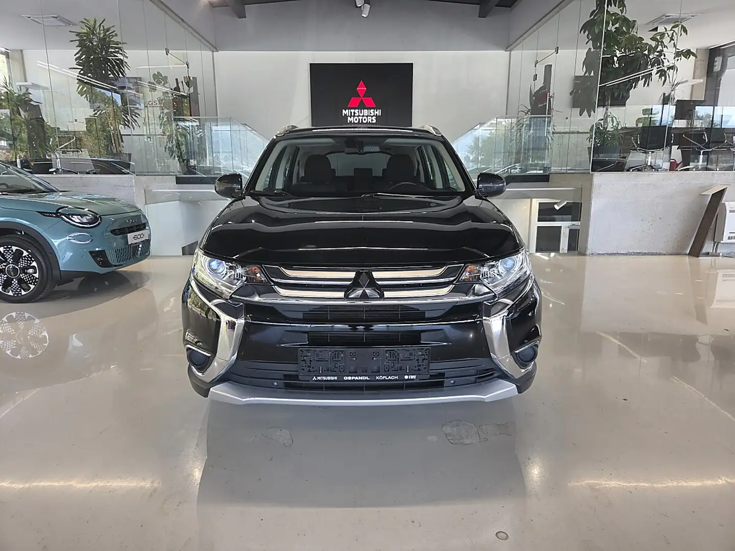Mitsubishi Outlander 2,0 MIVEC AS&G 100 Jahre Sondermodell Schwarz - 2