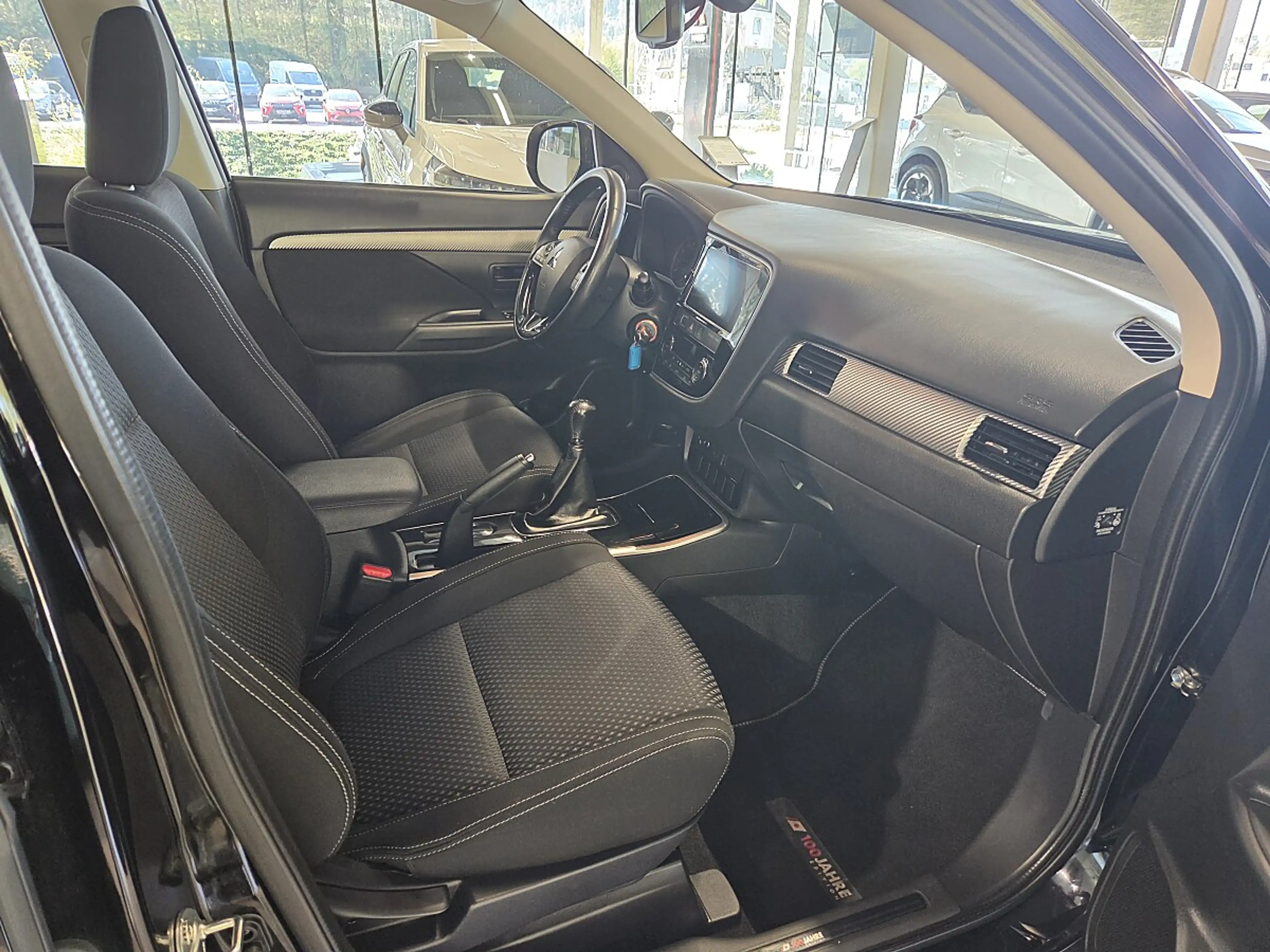 Mitsubishi Outlander 2,0 MIVEC AS&G 100 Jahre Sondermodell — photo 12