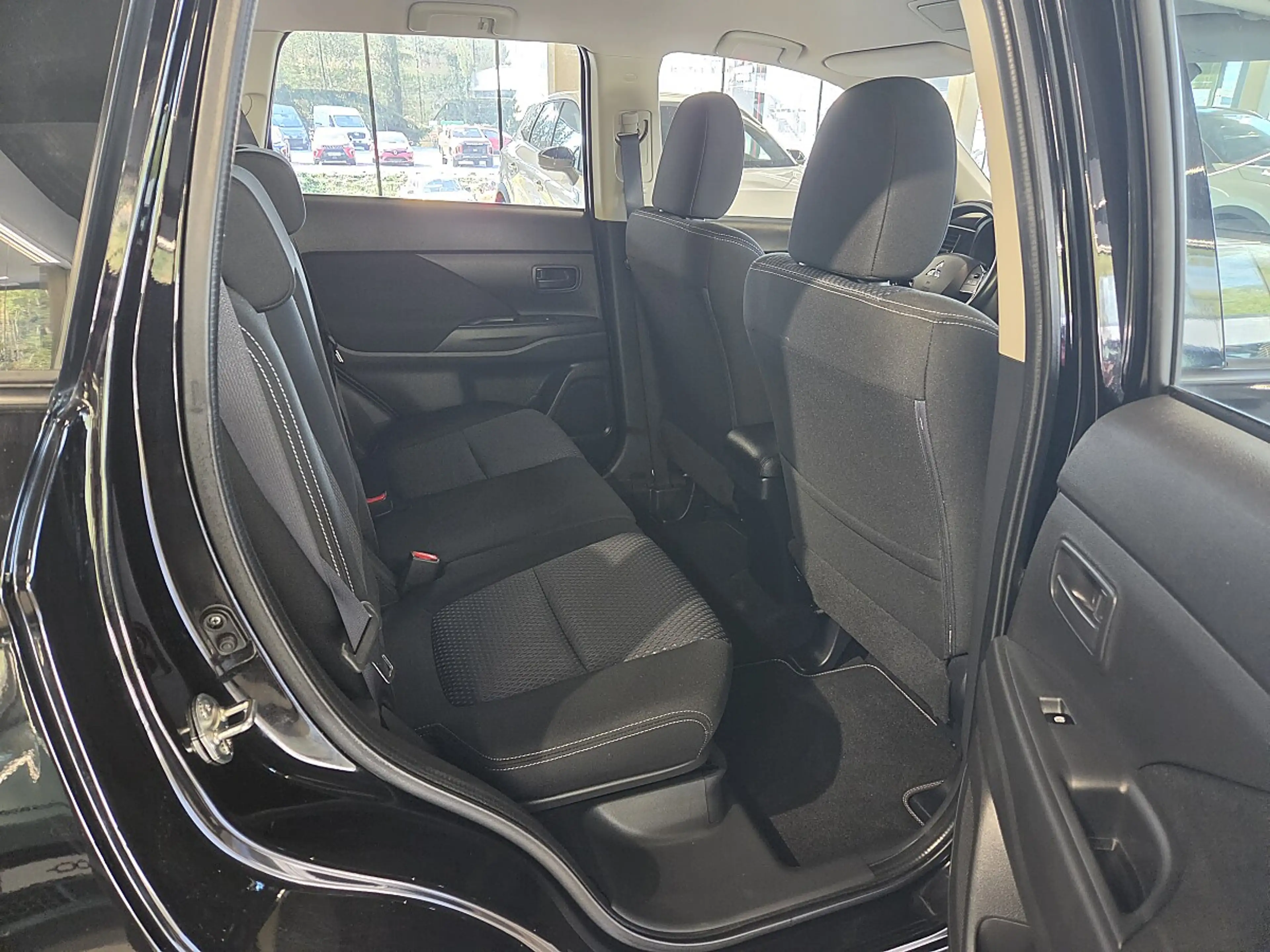 Mitsubishi Outlander 2,0 MIVEC AS&G 100 Jahre Sondermodell — photo 14