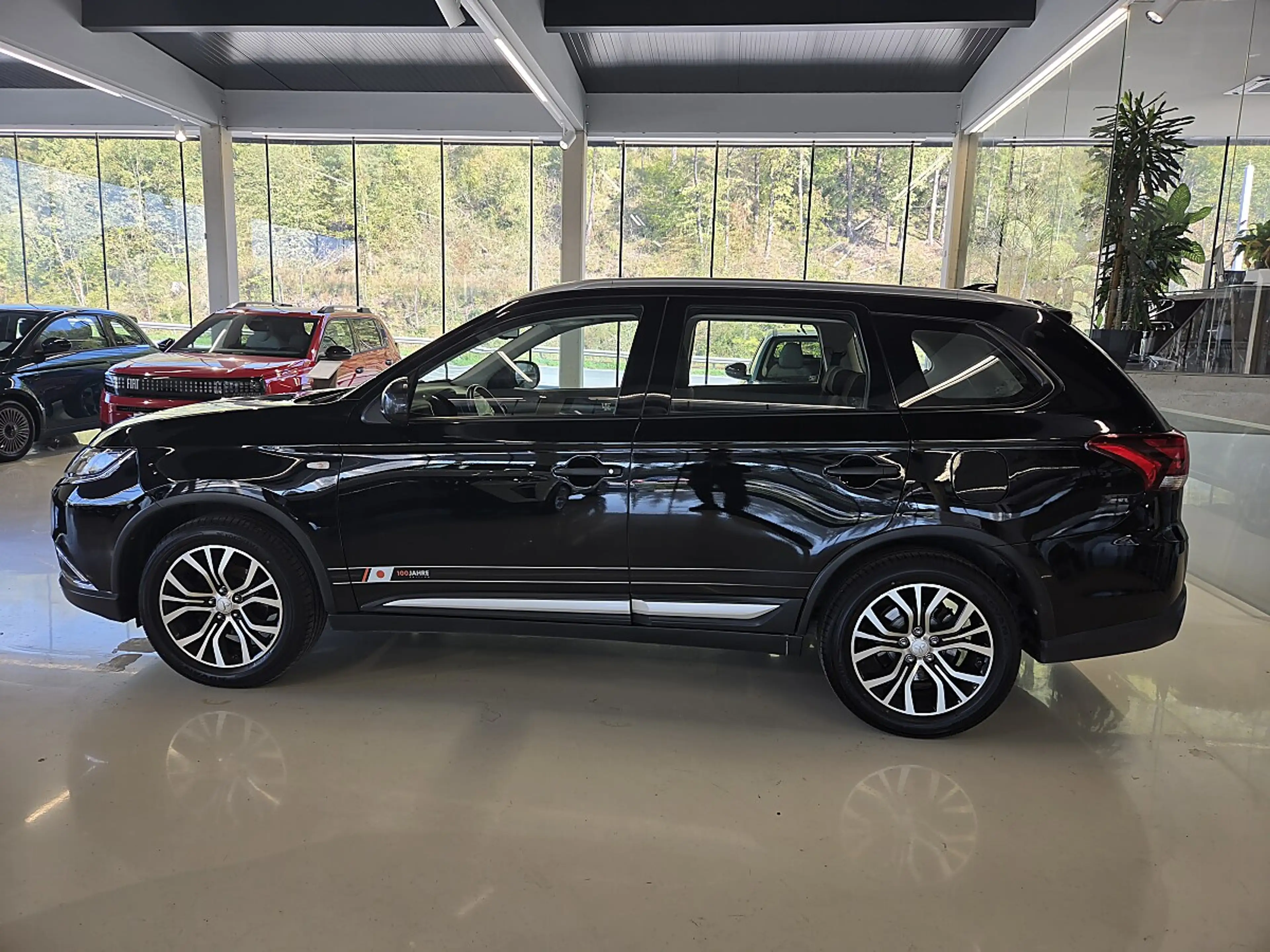Mitsubishi Outlander 2,0 MIVEC AS&G 100 Jahre Sondermodell — photo 8