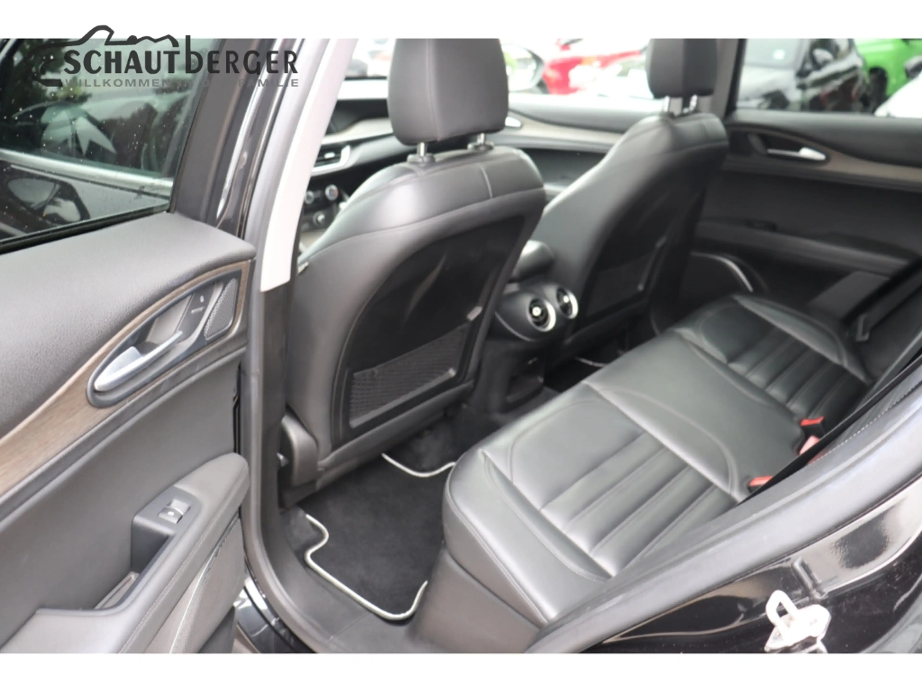Alfa Romeo Stelvio First Edition Q4 El. Panodach Navi Leder Digitales — photo 14