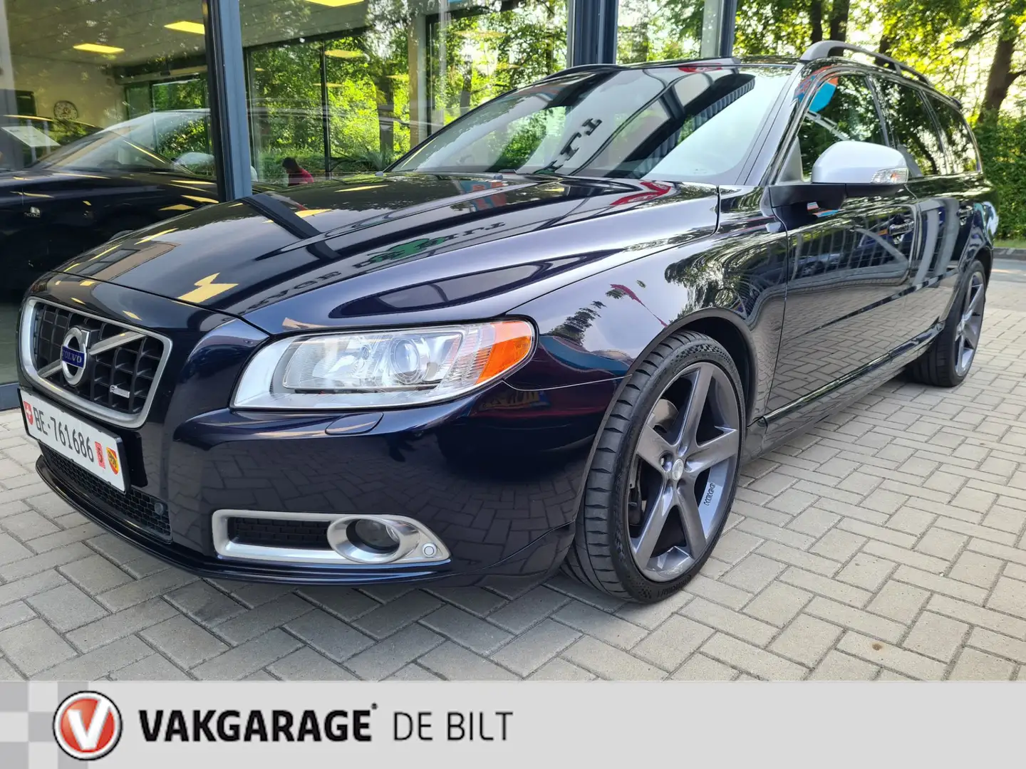 Volvo V70 3.0 T6 AWD R-Design Heico Youngtimer Blauw - 1