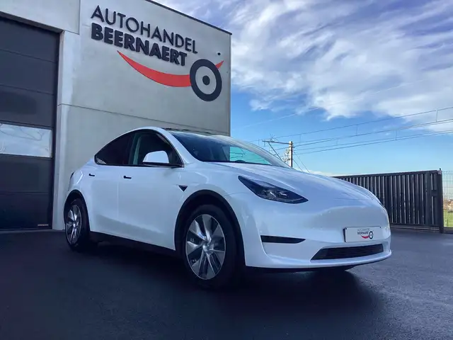 Tesla Model Y /26000km/Leder/Cam&Pdc/Navi/Panodak/LED