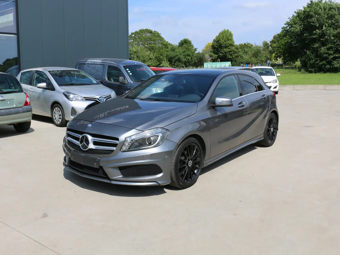 Mercedes-Benz A 180 BE Edition +1 jaar garantie traxio Grijs - 1