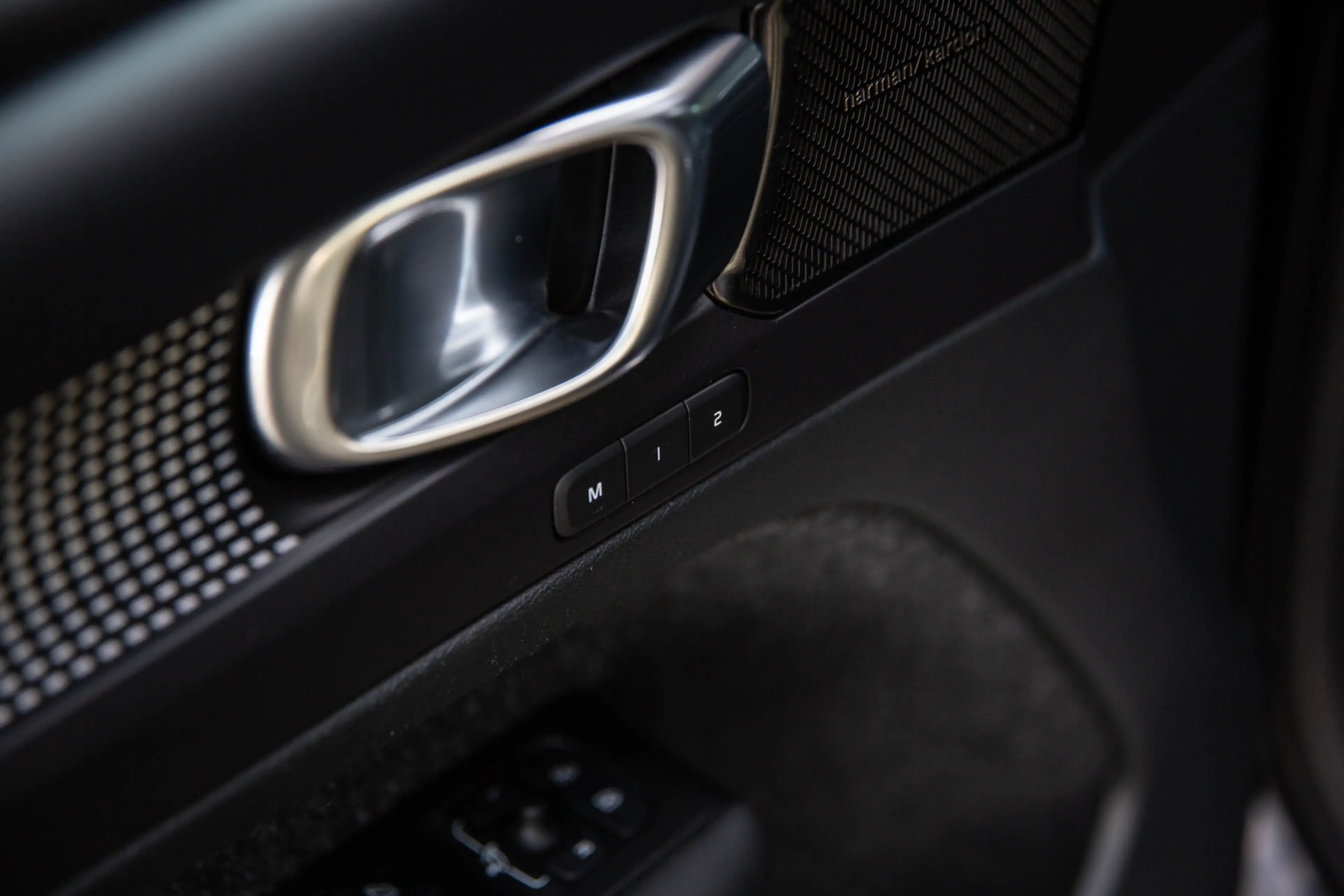 Volvo XC40 Recharge P8 AWD R-Design , SOH 92%, Harman/Kardon, — photo 5