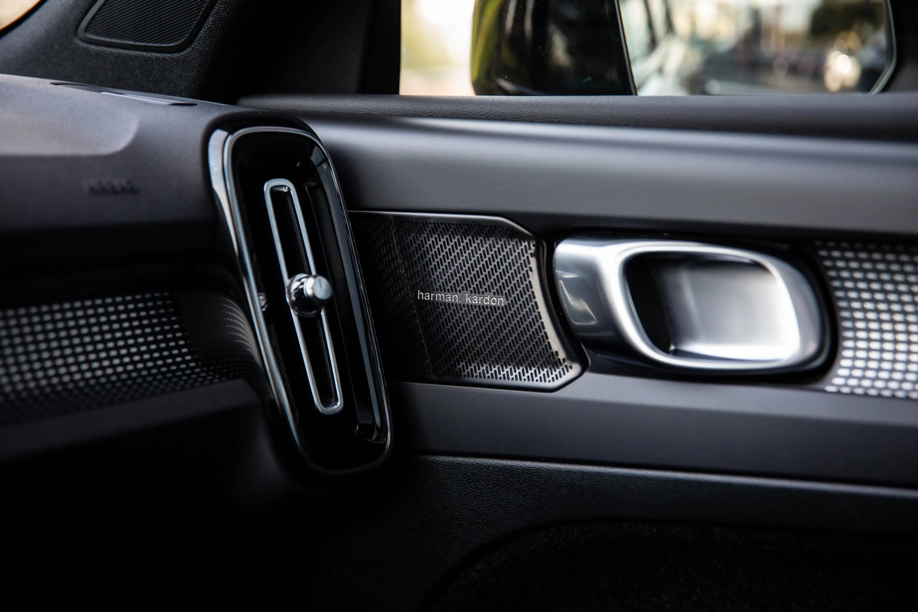 Volvo XC40 Recharge P8 AWD R-Design , SOH 92%, Harman/Kardon, — photo 25
