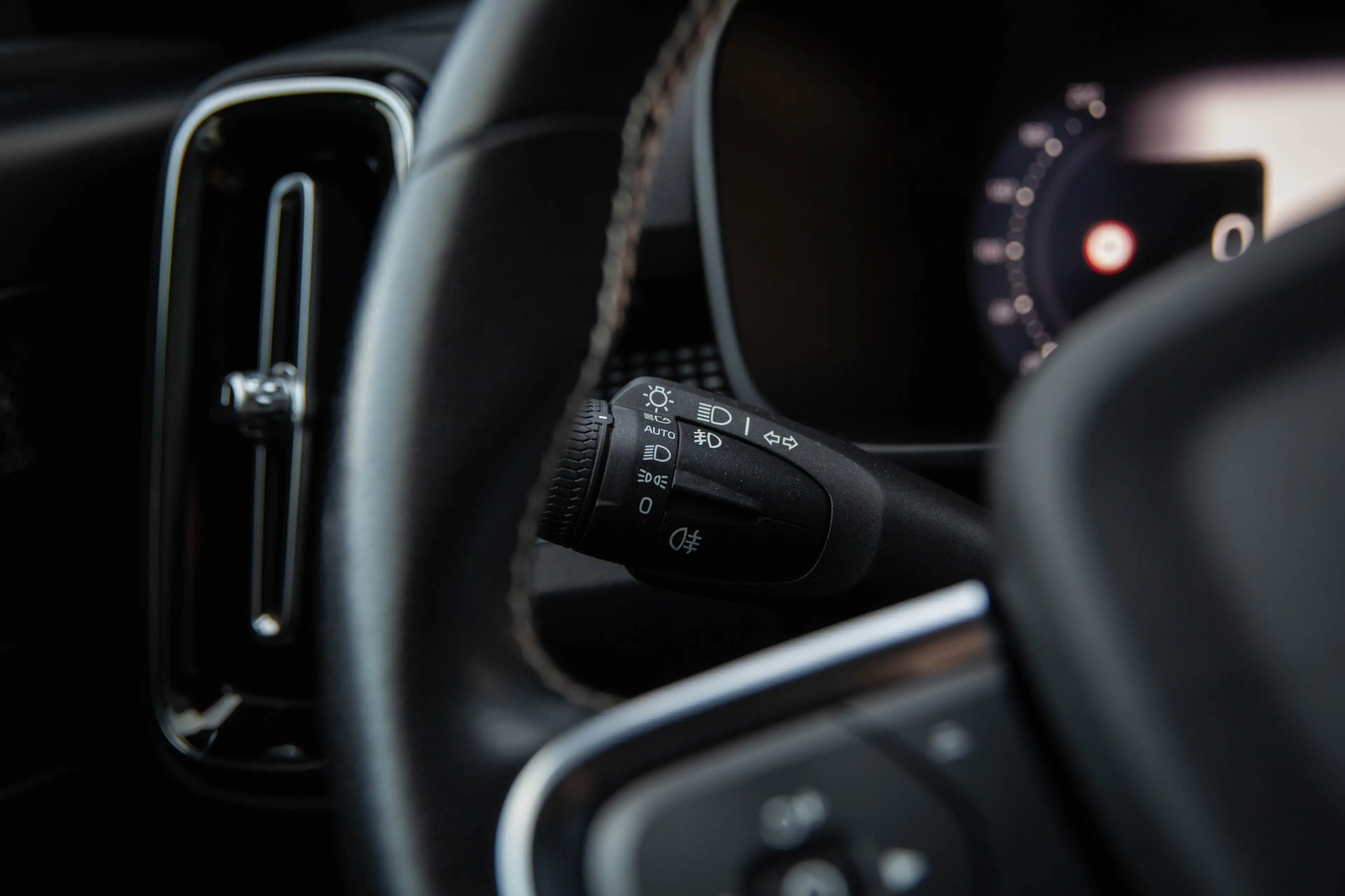 Volvo XC40 Recharge P8 AWD R-Design , SOH 92%, Harman/Kardon, — photo 15