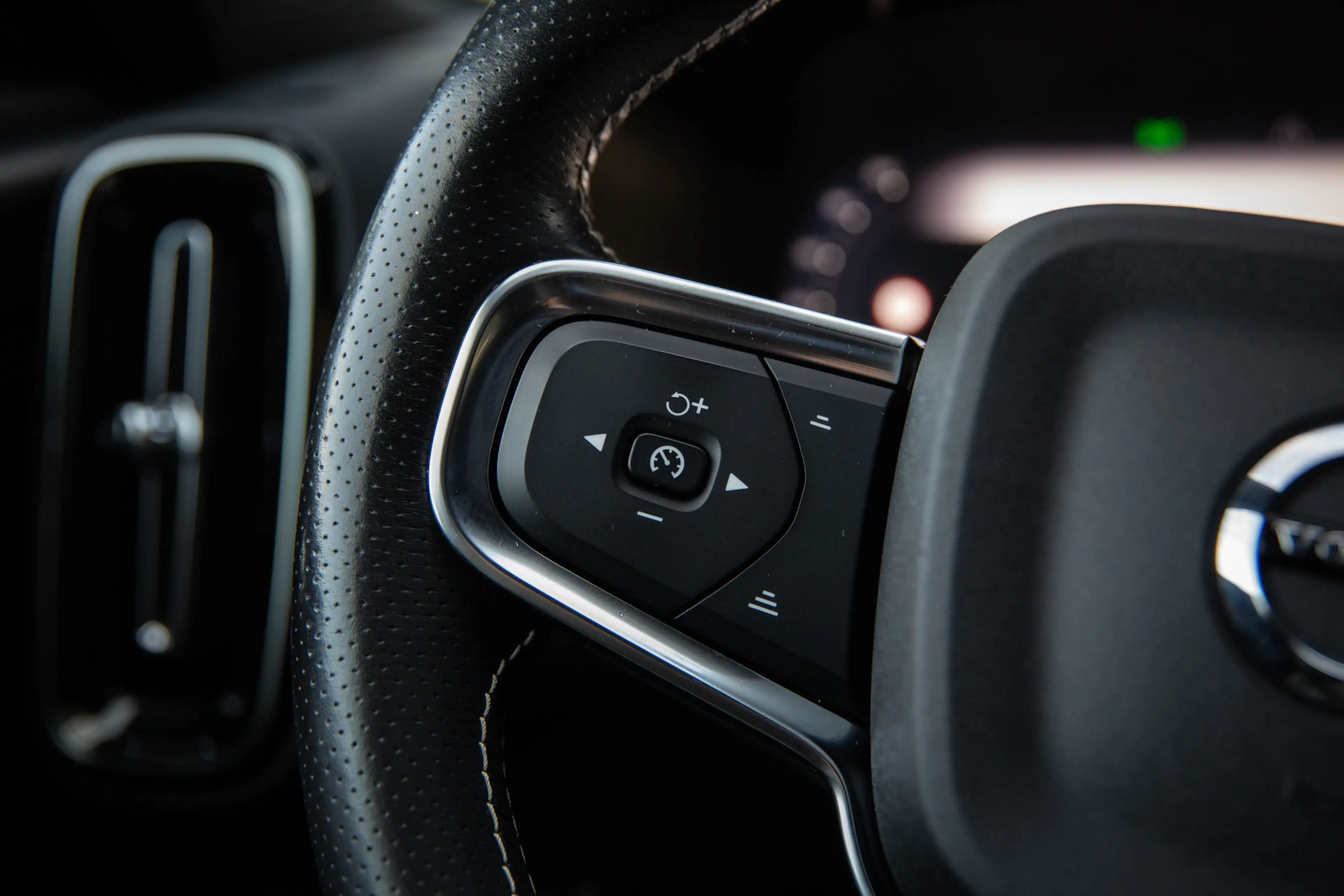 Volvo XC40 Recharge P8 AWD R-Design , SOH 92%, Harman/Kardon, — photo 13