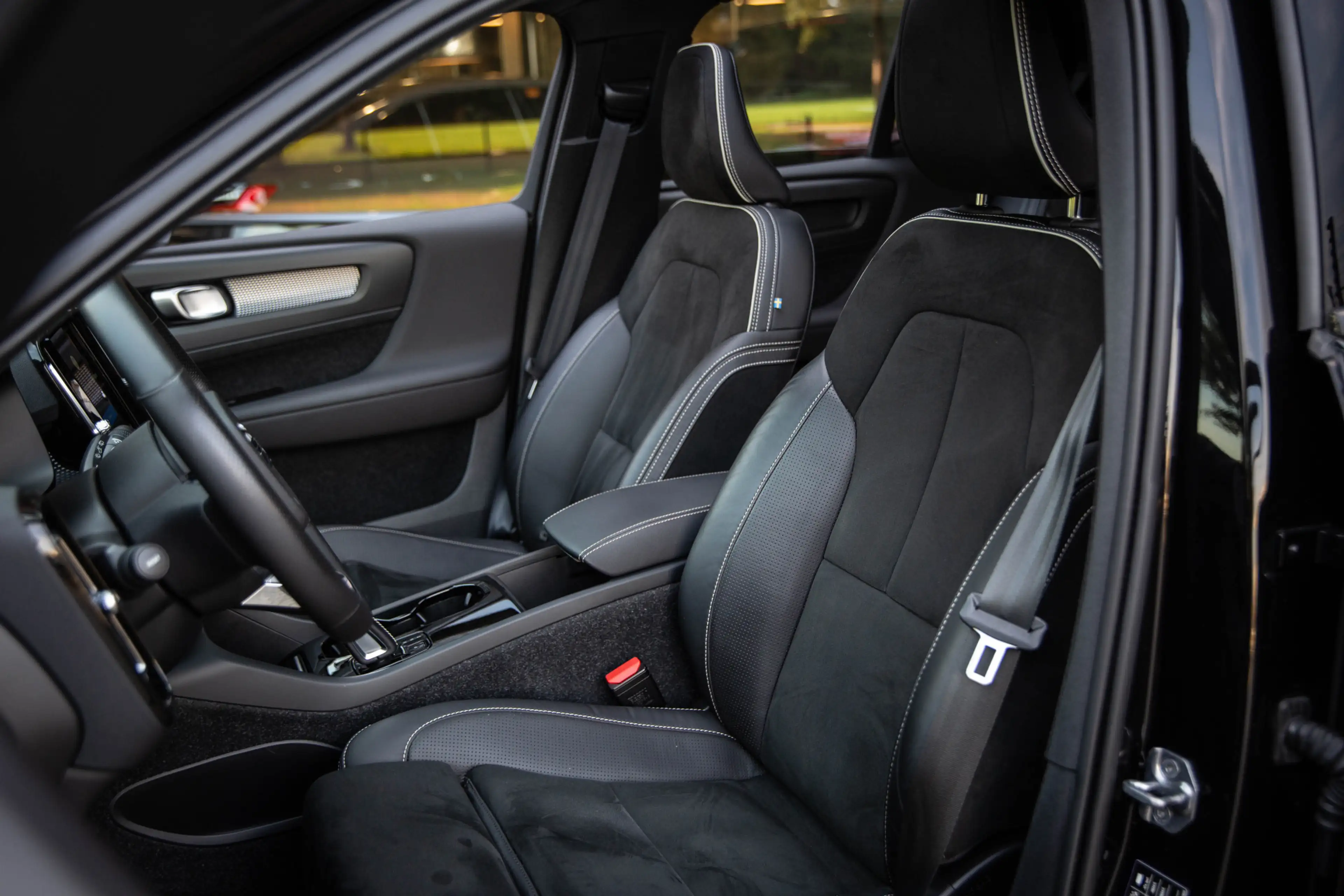 Volvo XC40 Recharge P8 AWD R-Design , SOH 92%, Harman/Kardon, — photo 3