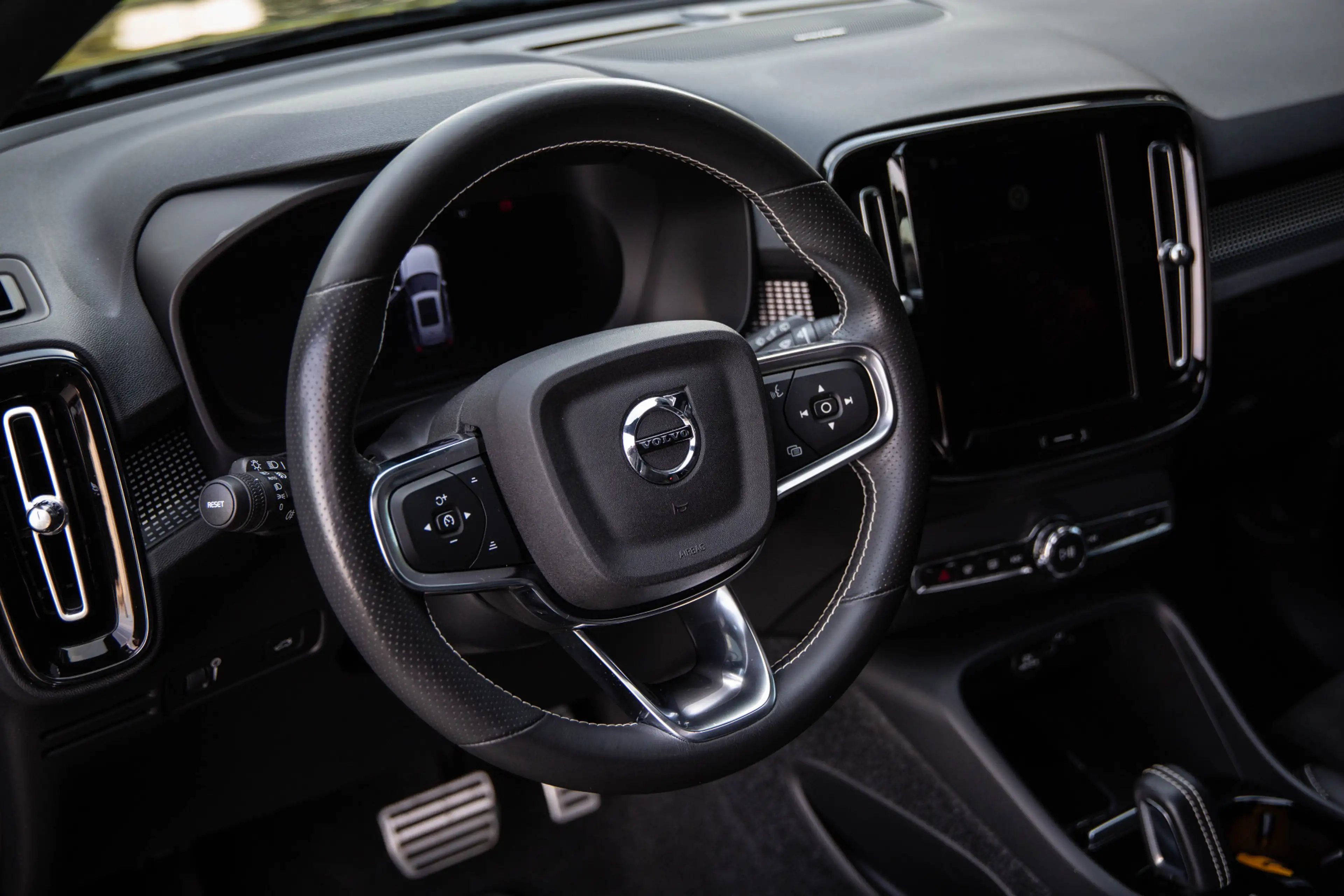 Volvo XC40 Recharge P8 AWD R-Design , SOH 92%, Harman/Kardon, — photo 11
