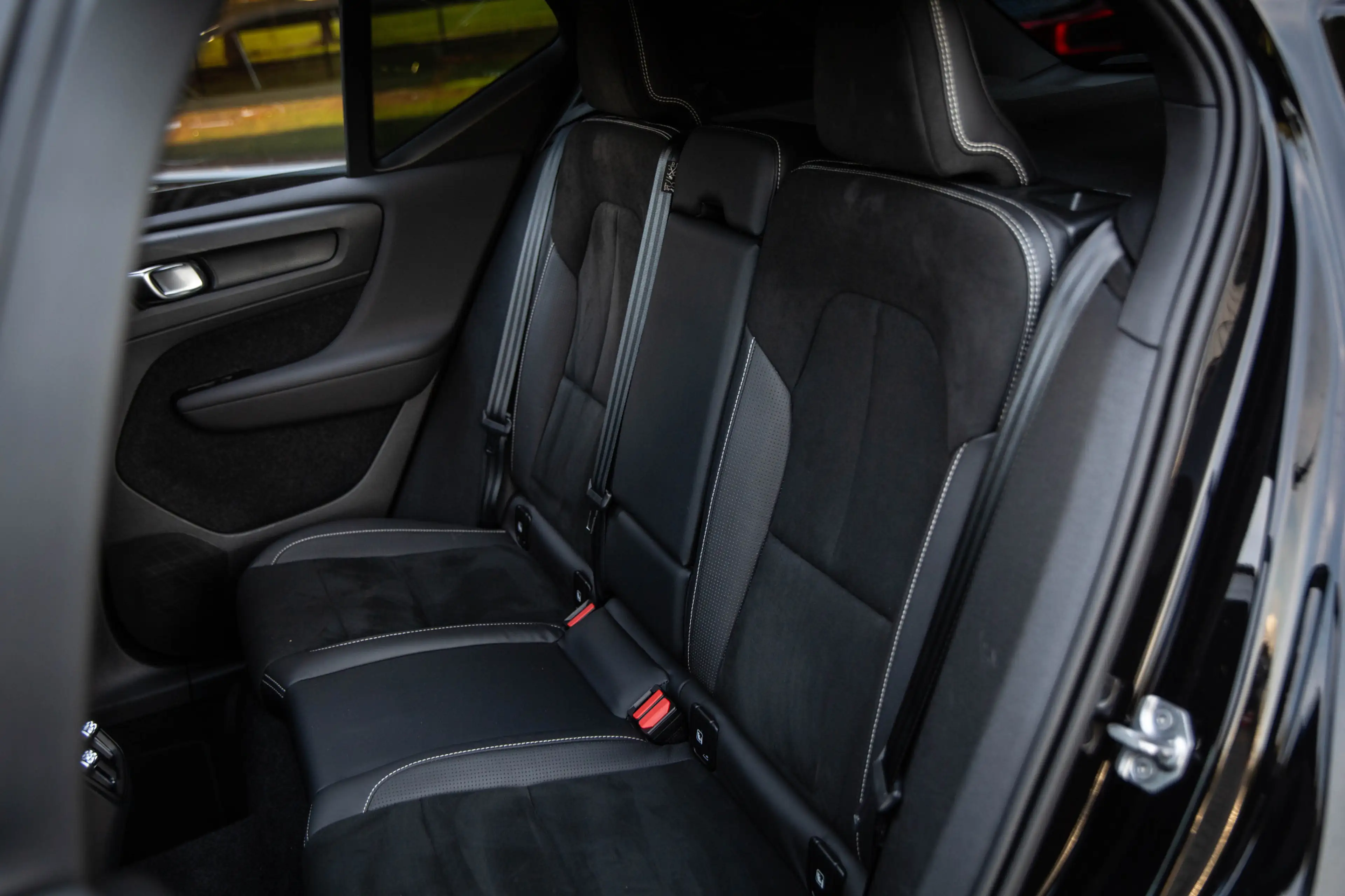 Volvo XC40 Recharge P8 AWD R-Design , SOH 92%, Harman/Kardon, — photo 9