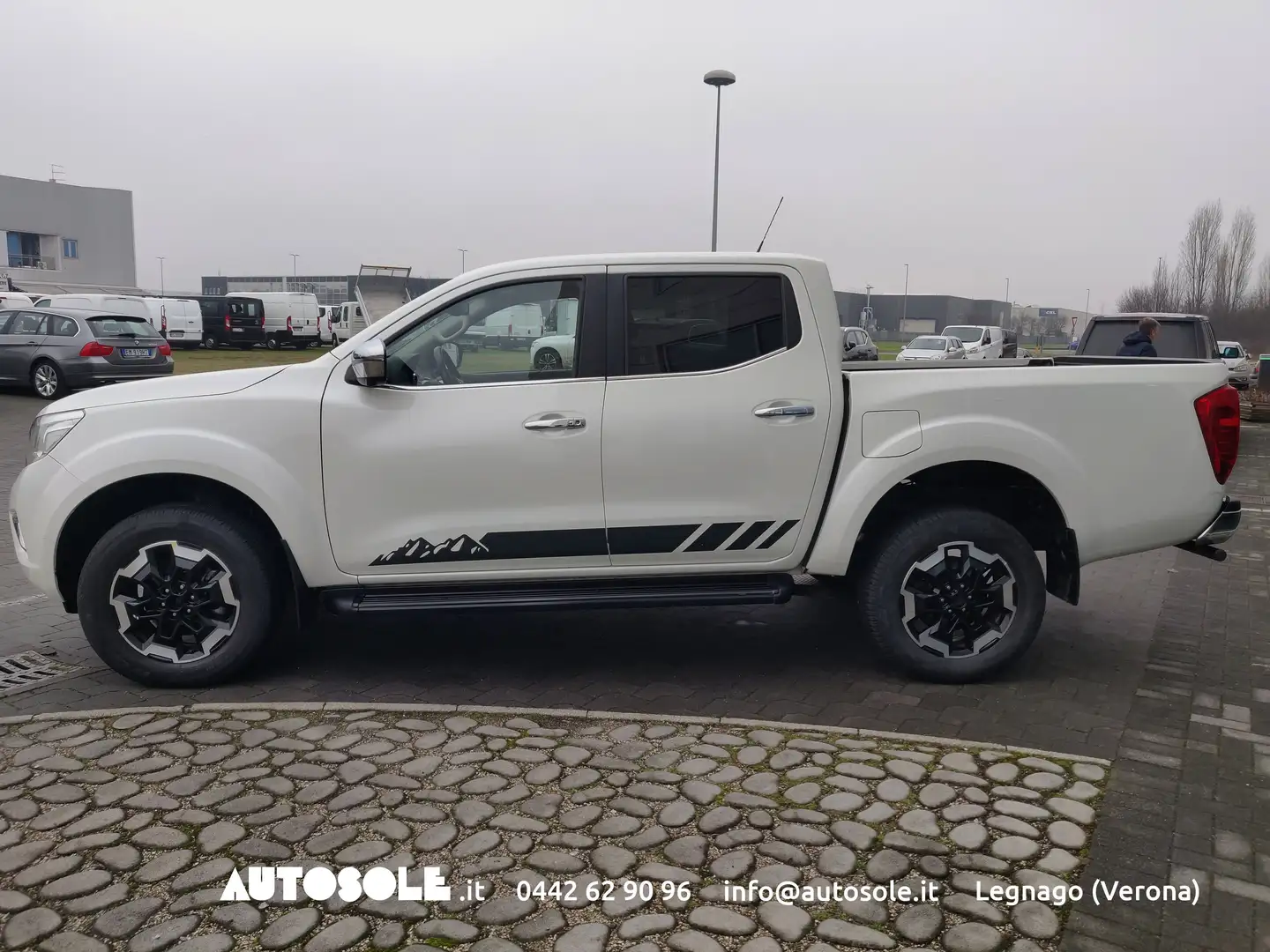 Nissan Navara Navara 2.3 dci d.cab N-Guard 4wd 190cv Blanc - 2