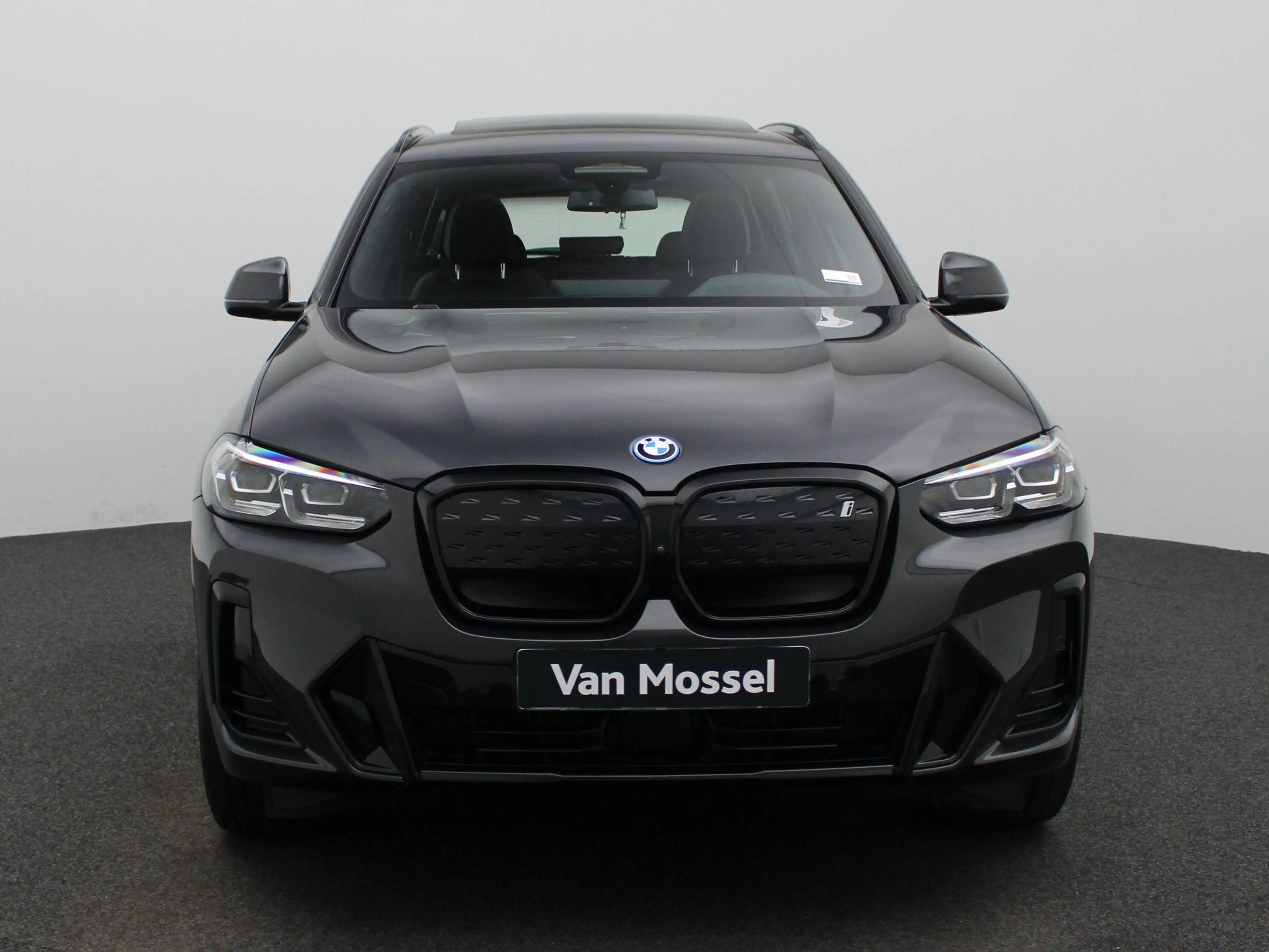 BMW iX3 iX3 — photo 3