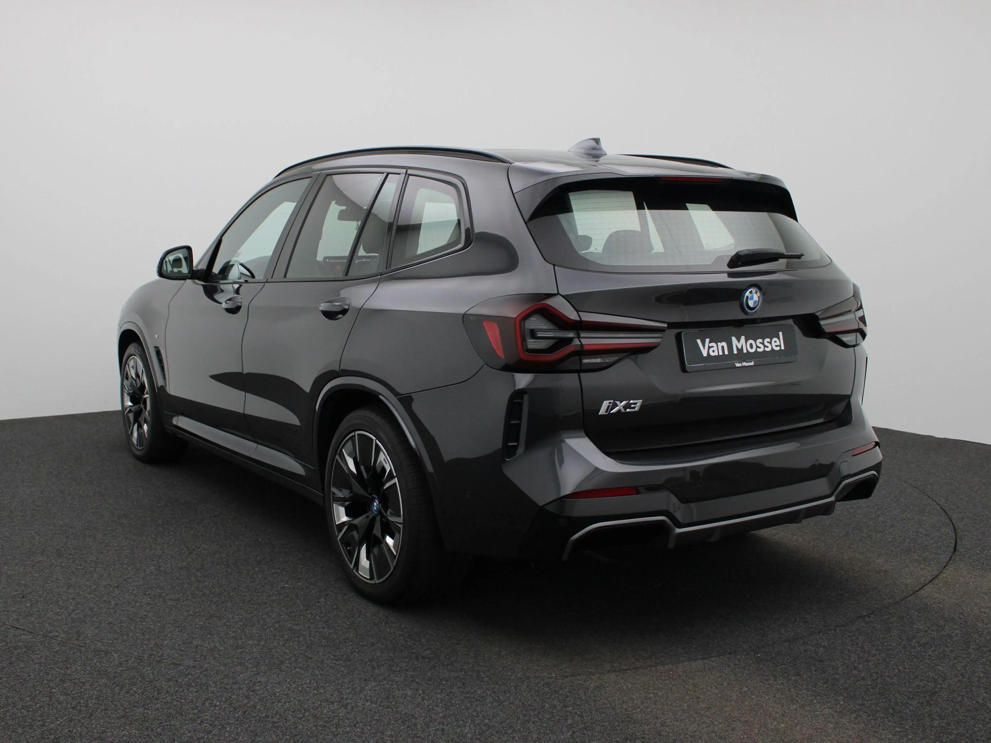 BMW iX3 iX3 — photo 2