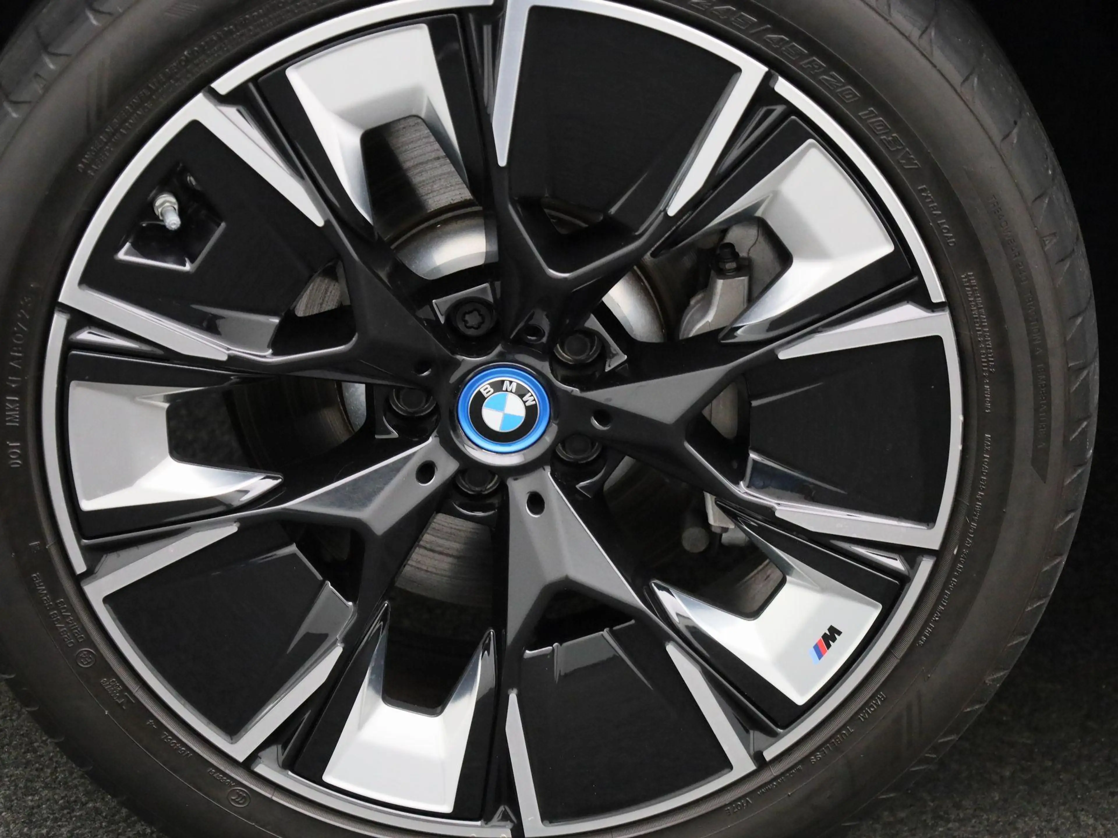 BMW iX3 iX3 — photo 14