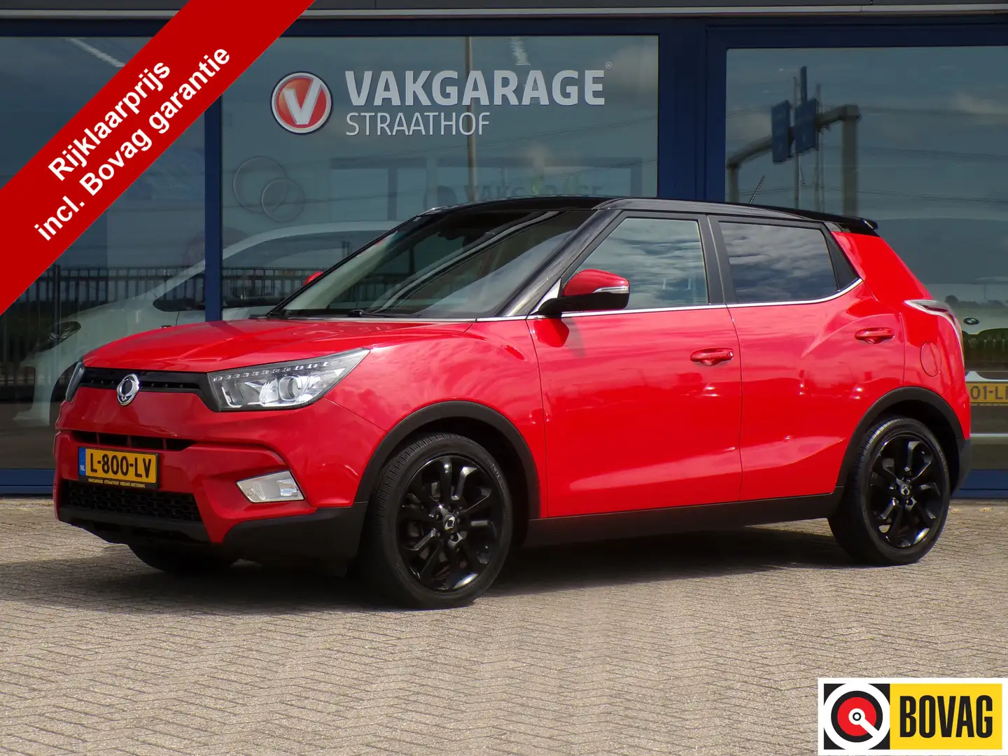 SsangYong Tivoli 1.6 Sapphire, Afn. Trekhaak / Leder / Camera / Sto Rood - 1