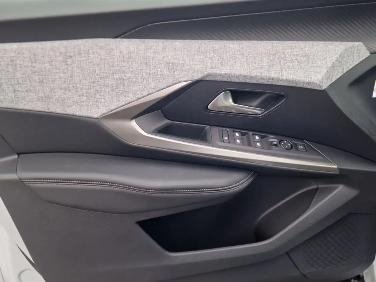 Peugeot 5008 2026 — фото 15