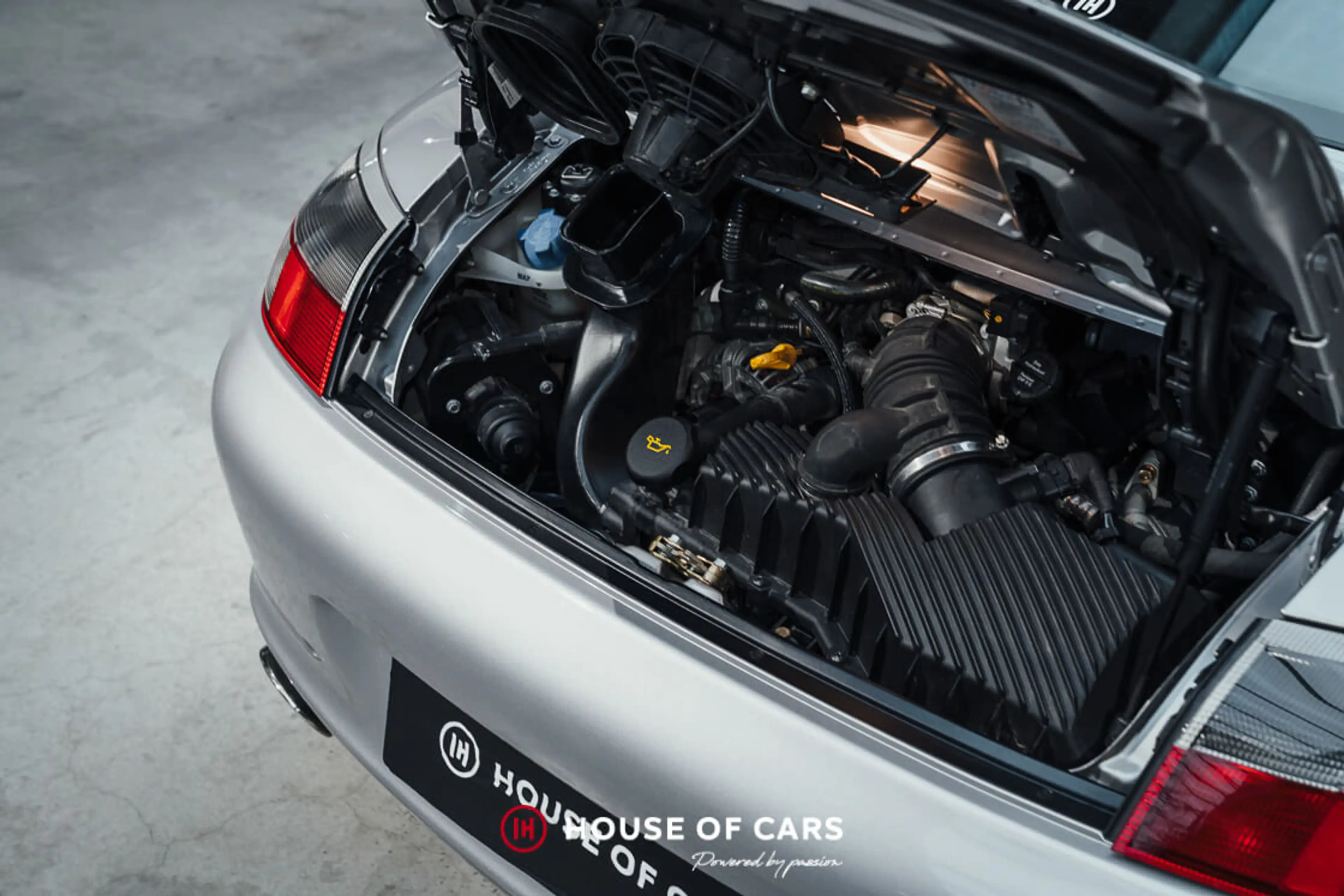 Porsche 996 .2 Carrera Coupe 40 Jahre - 1st paint — photo 13