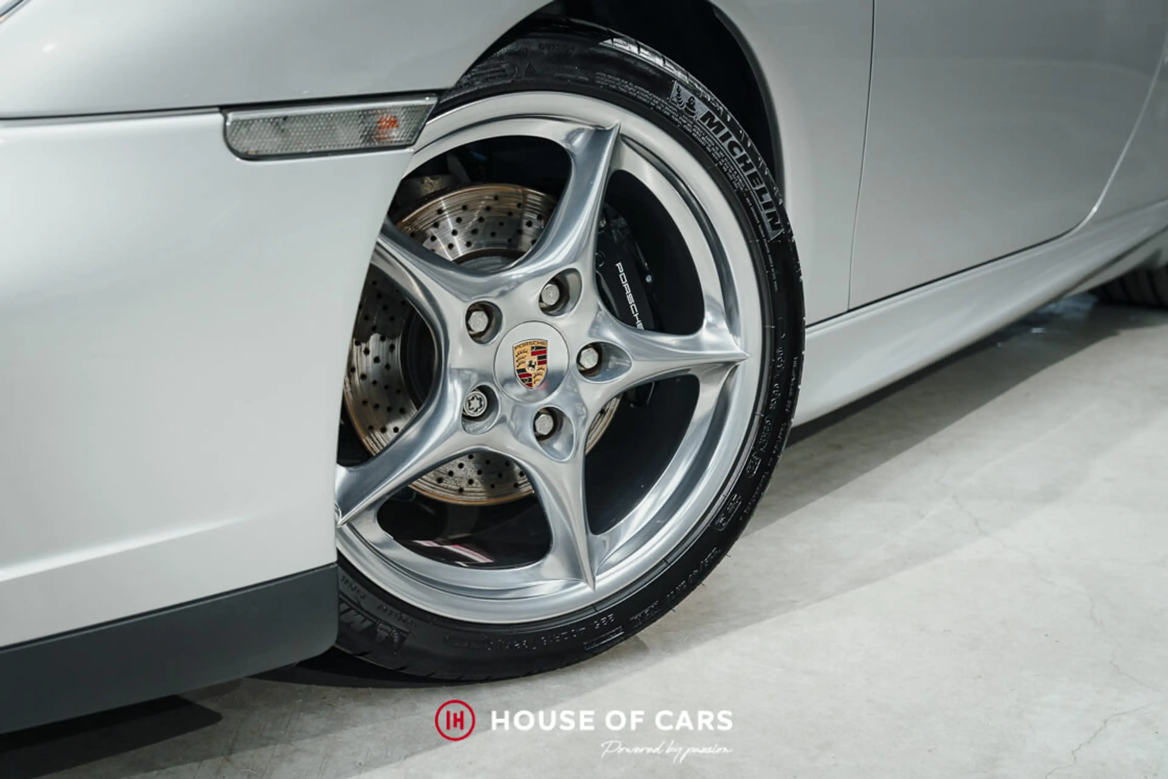 Porsche 996 .2 Carrera Coupe 40 Jahre - 1st paint — photo 11