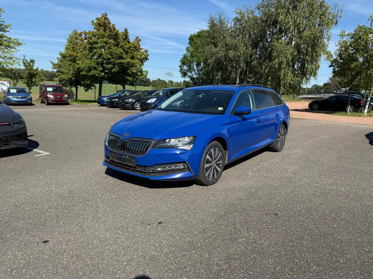 Skoda Superb Combi 1.4 TSI DSG iV Ambition Leder|Standhzg.|virt Blau - 2