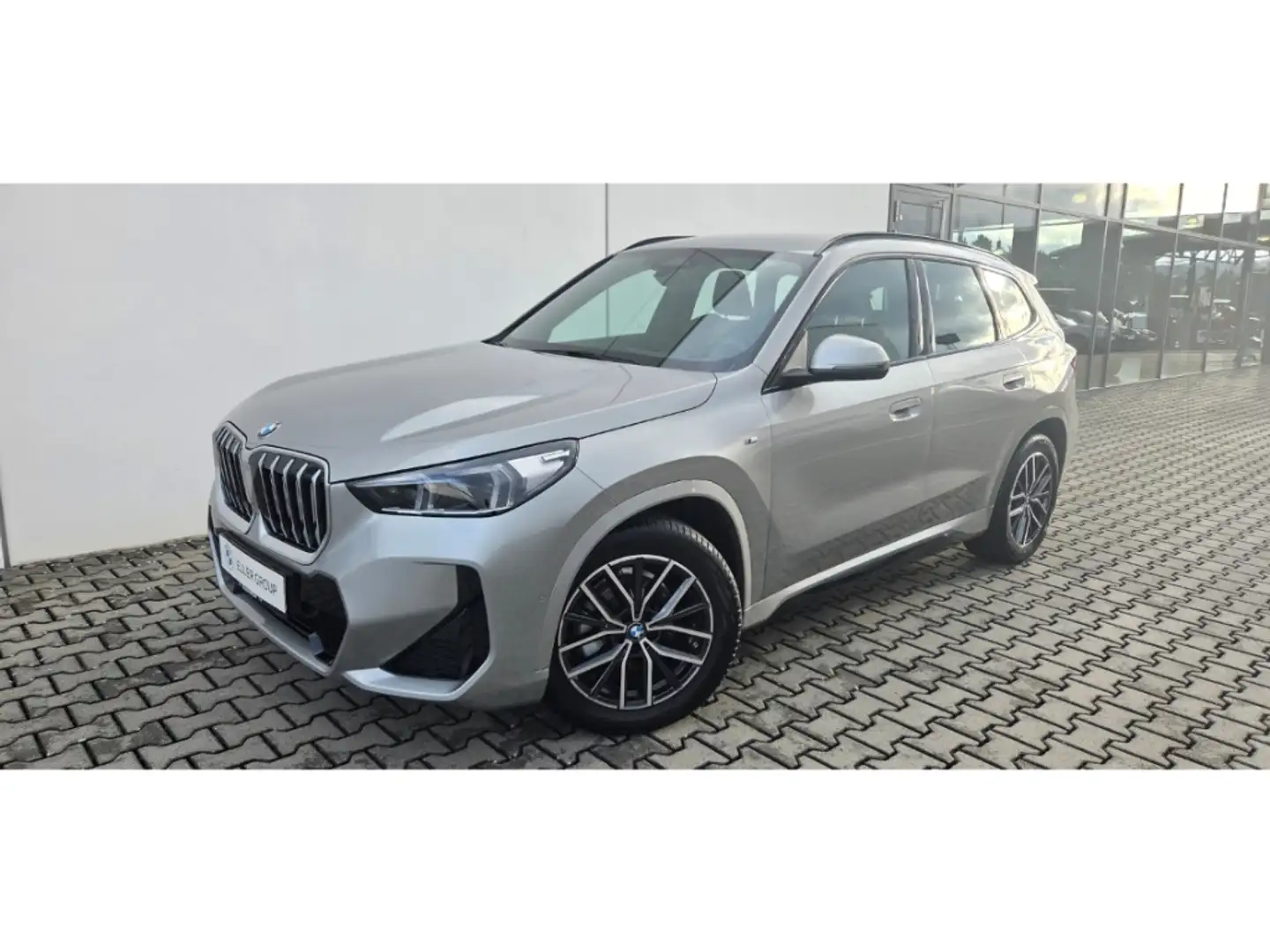 BMW X1 sDrive18iA M-Sport SHZ Parkass LED LMR Keyless Silber - 1