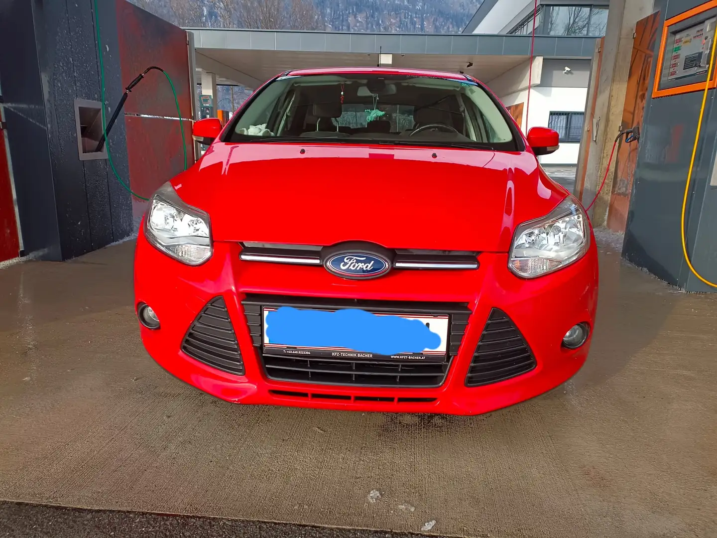 Ford Focus Focus Traveller Easy 1,0 EcoBoost Easy Rot - 1