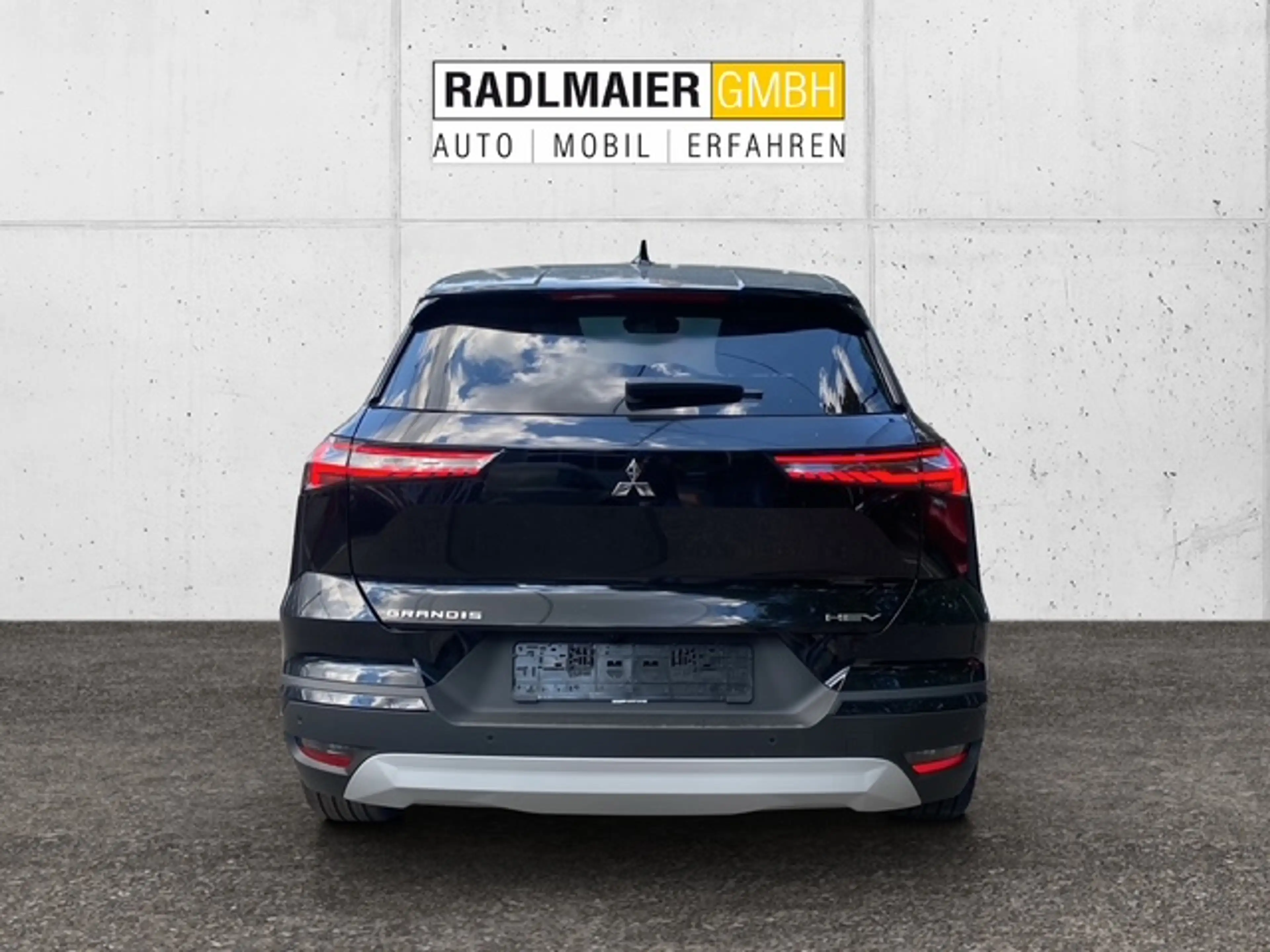 Mitsubishi Grandis Diamant TOP 1.8 Hybrid — photo 14