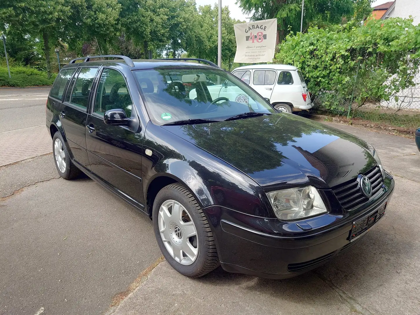 Volkswagen Bora Kombi 2.0 Sport Sitzh. Alu Klima 1 Hd Scheckh Noir - 1