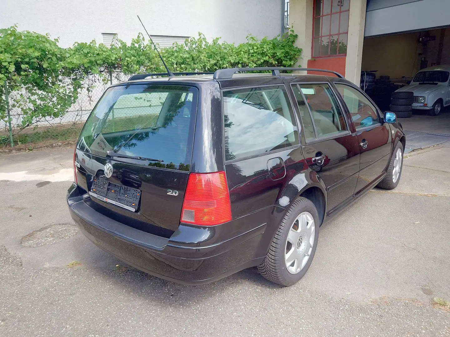 Volkswagen Bora Kombi 2.0 Sport Sitzh. Alu Klima 1 Hd Scheckh Noir - 2