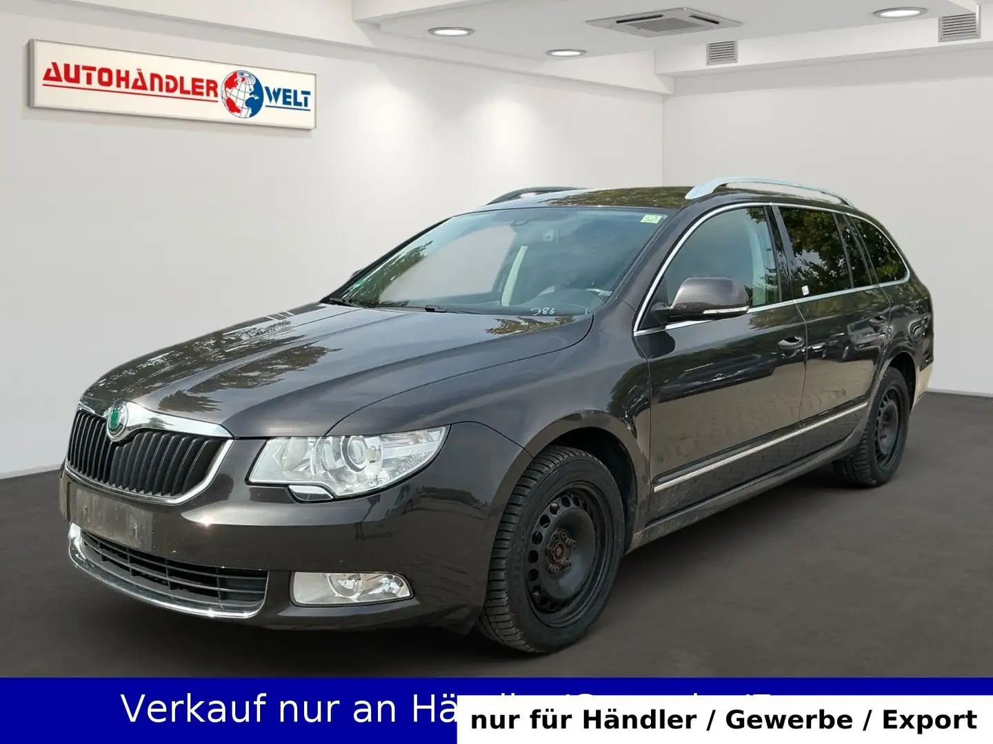Skoda Superb 2.0 TDI Combi Elegance 4x4 170PS Braun - 1