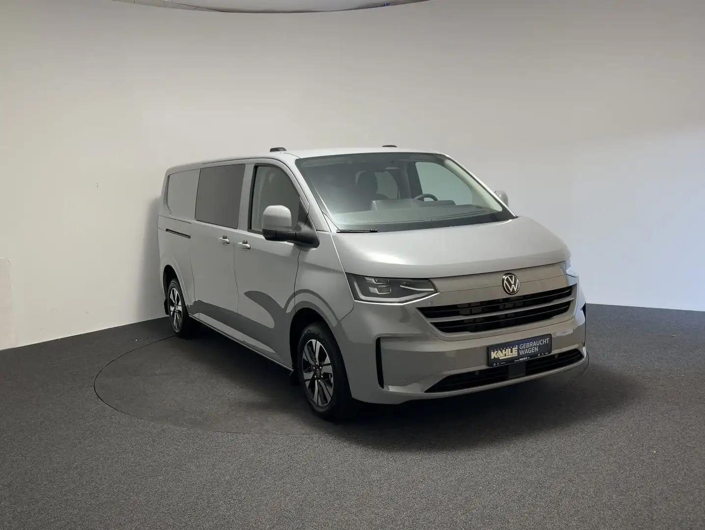 Volkswagen T7 Transporter Kastenwagen Plus 2.0 TDI Automatik Šedá - 2