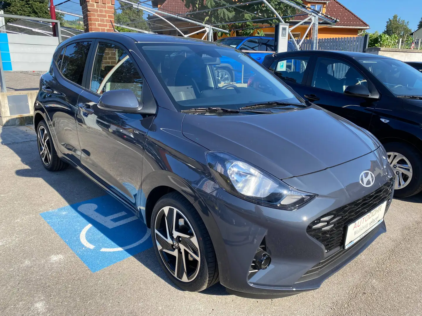 Hyundai i10 i10 1,0 GO PLUS GO PLUS Grau - 1