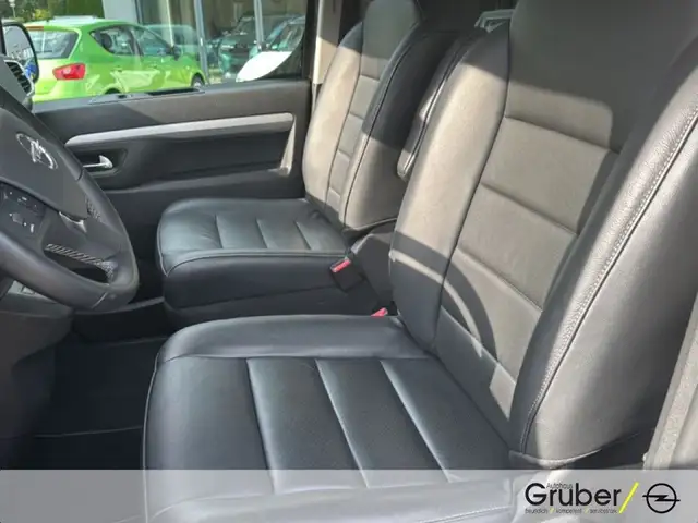 Opel Zafira view 9