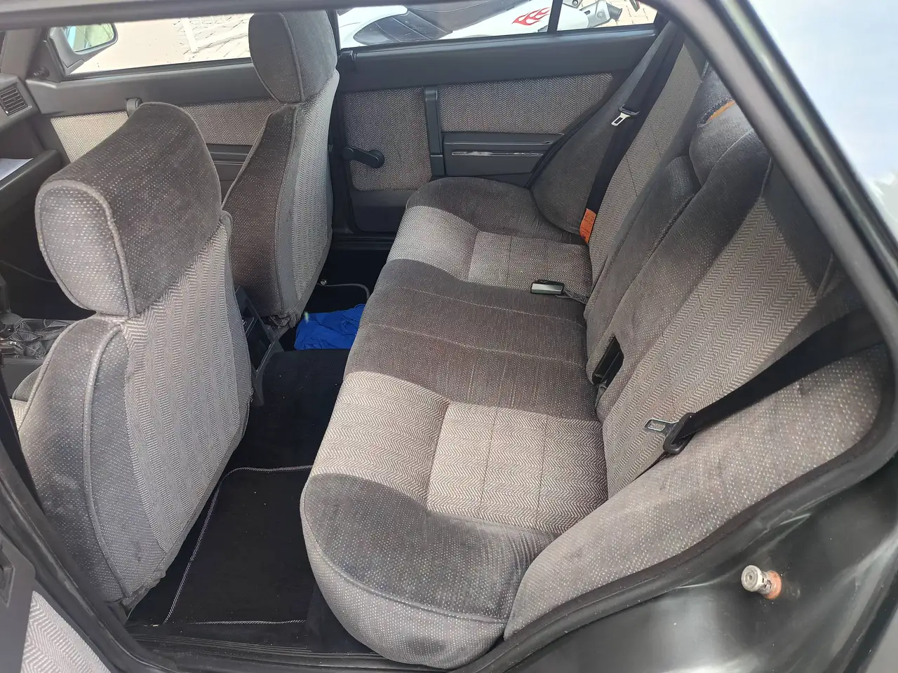 Alfa Romeo 75 2.0i ts, foto 6