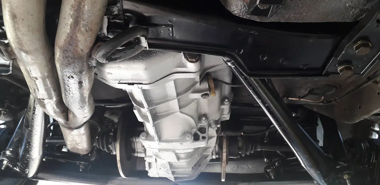 Alfa Romeo 75 2.0i ts, foto 3