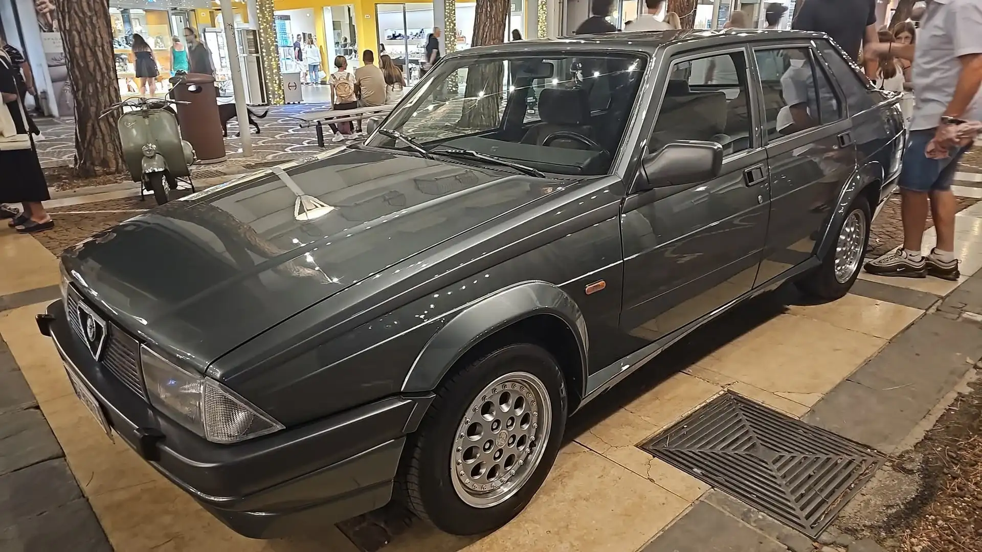 Alfa Romeo 75 75 2.0i ts - 1