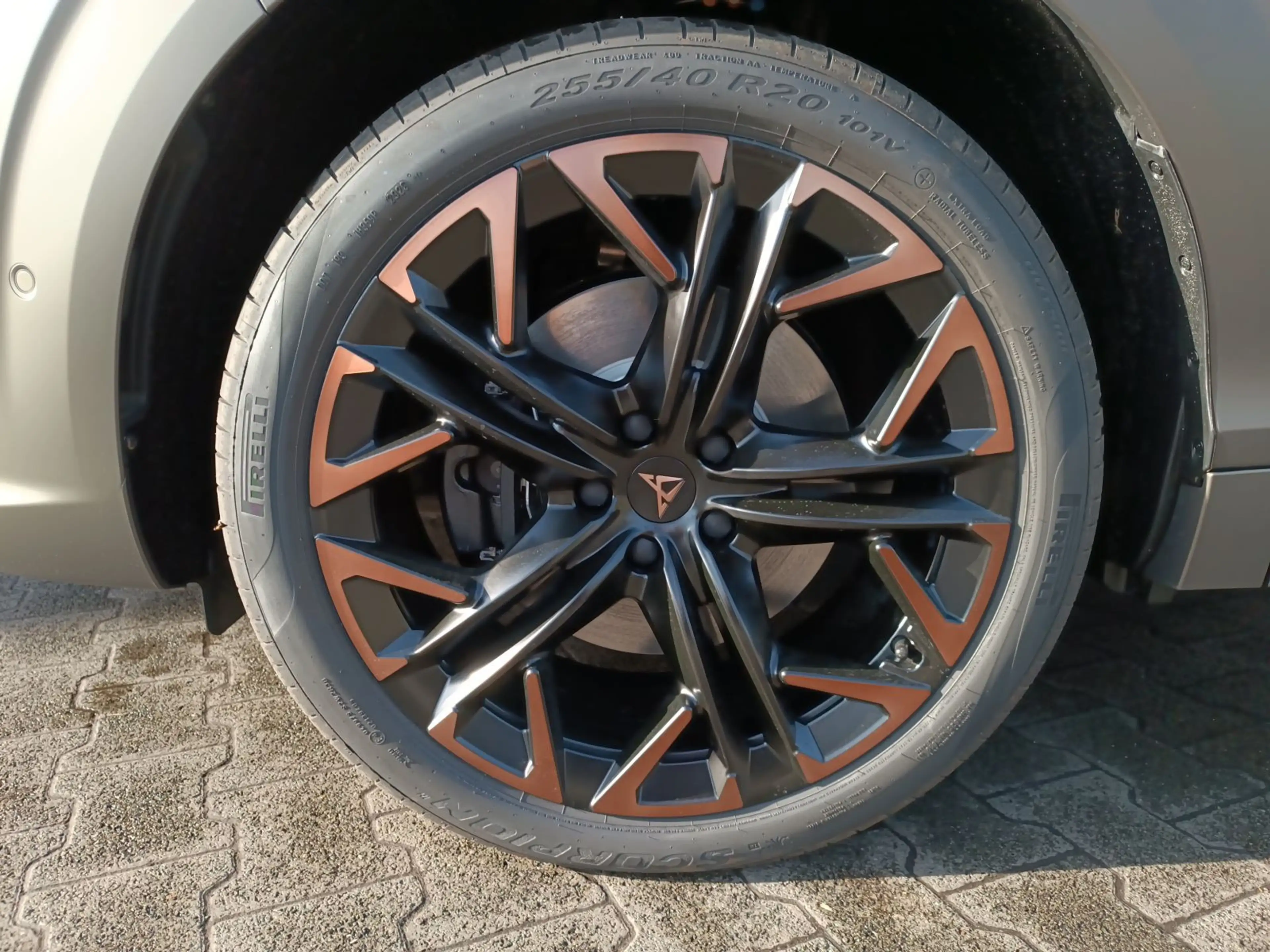 CUPRA Terramar 1.5 e-Hybrid VZ DSG *PANO*MATRIX*AHK* — photo 7