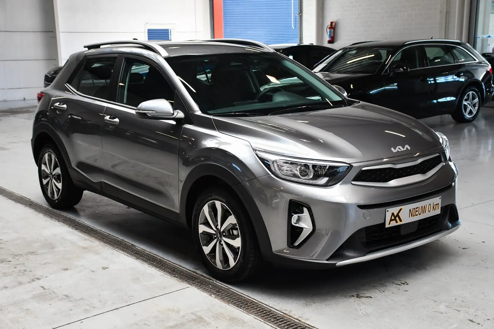 Kia Stonic 1.0 T Style Edition ISG DCT NIEUW - NAVI / CAMERA Grijs - 2