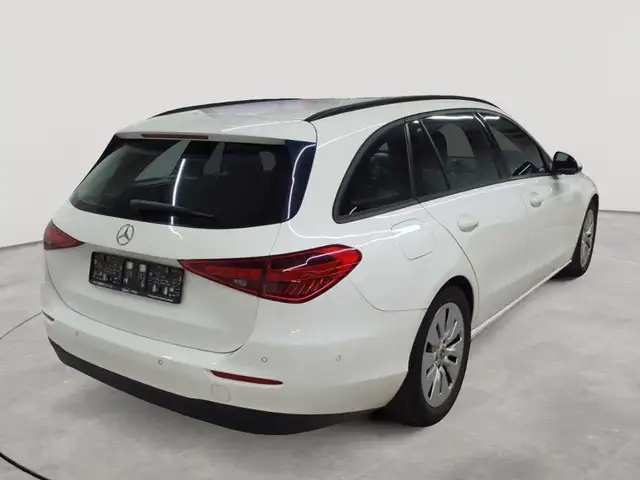 Mercedes-Benz C-Class view 4