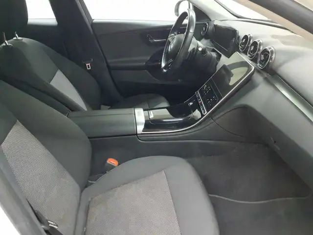 Mercedes-Benz C-Class view 8
