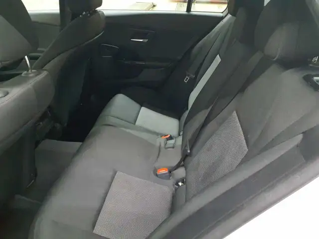 Mercedes-Benz C-Class view 13
