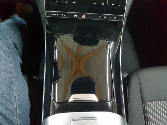 Mercedes-Benz C-Class view 10