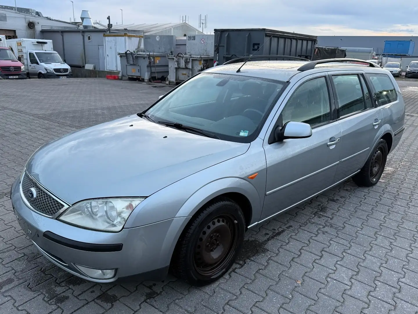 Ford Mondeo Turnier Ghia 1 Jahr Garantie Silber - 1