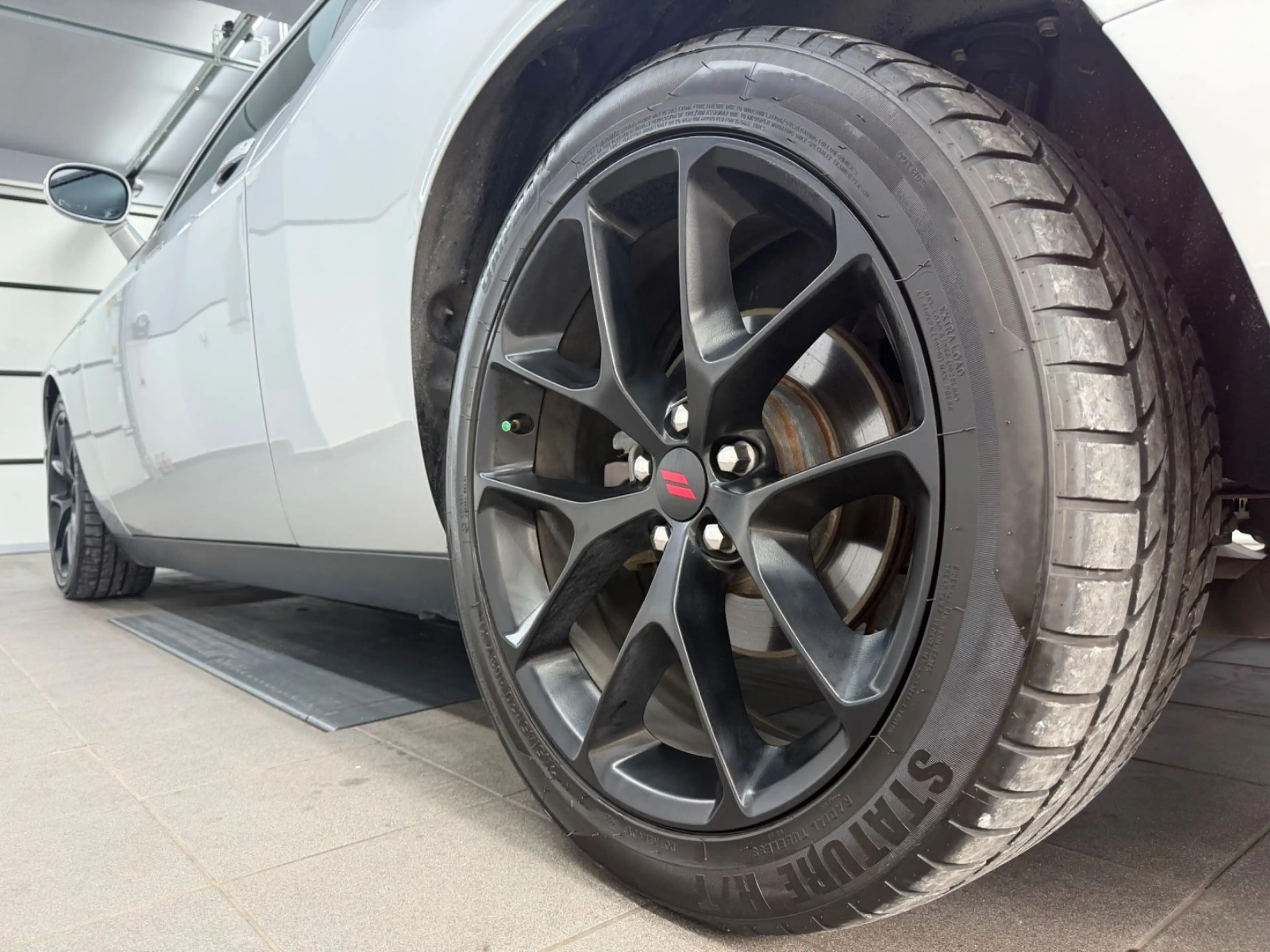 Dodge Challenger 5.7 V8 HEMI R/T*Shaker*Air Catcher*SH — photo 14