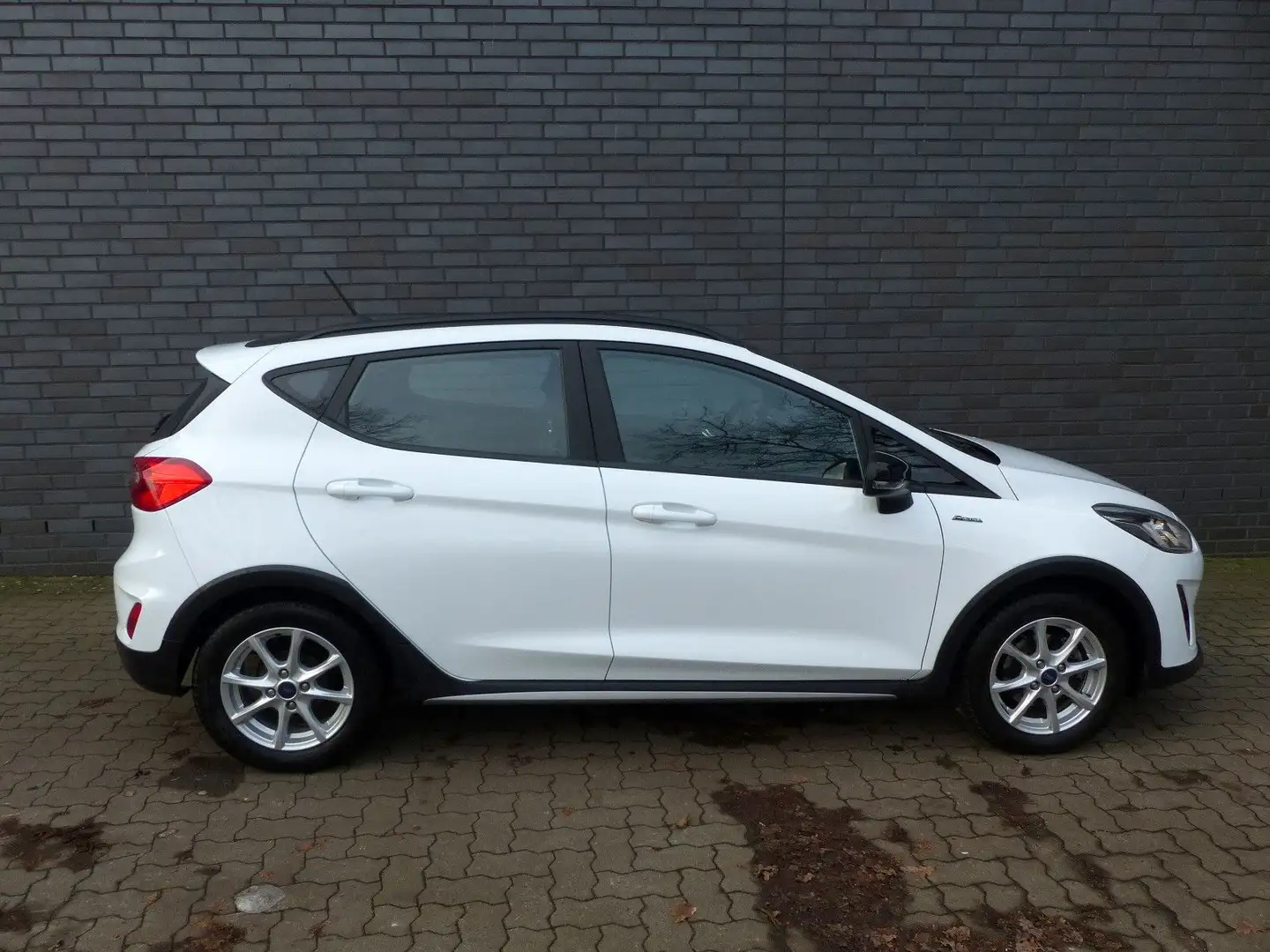 Ford Fiesta 1,0 Active Automatik/Klimaaut/Bluetooth Weiß - 2