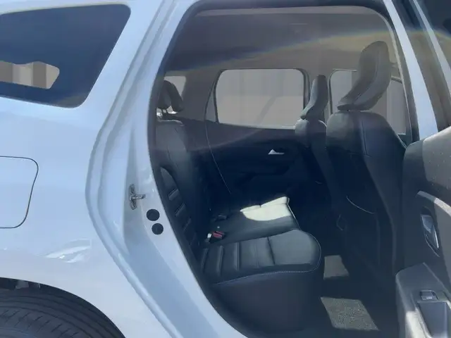 Dacia Duster view 9