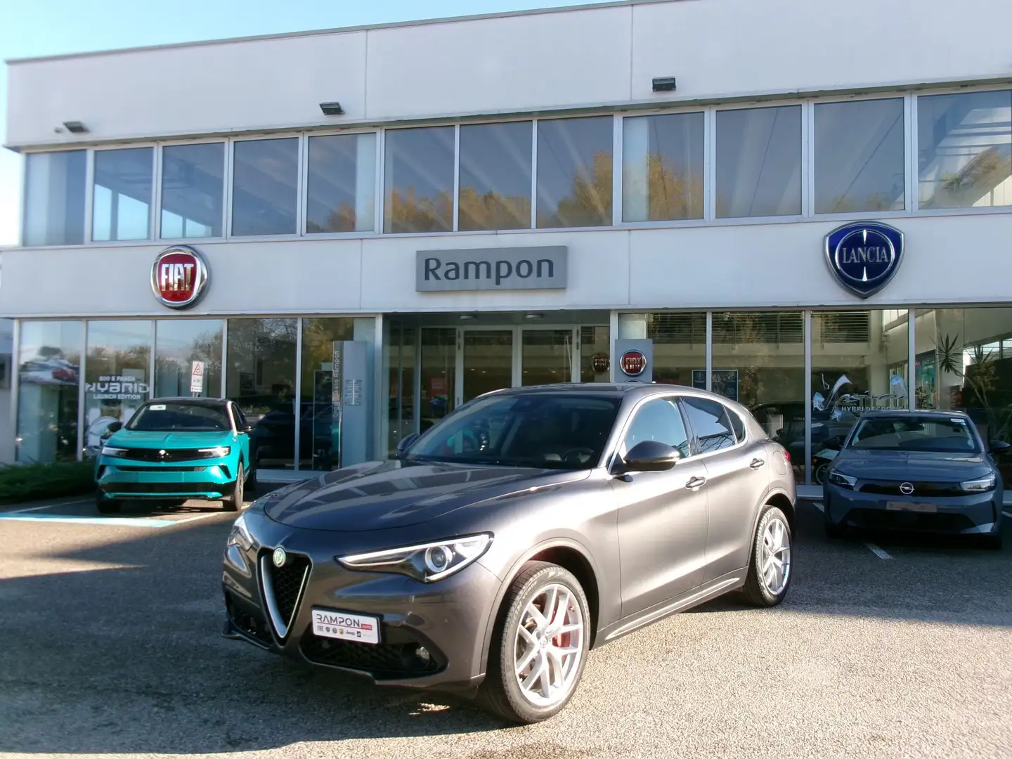 Alfa Romeo Stelvio Stelvio 2.2 Turbodiesel 210 CV AT8 Q4 B-Tech Grigio - 1