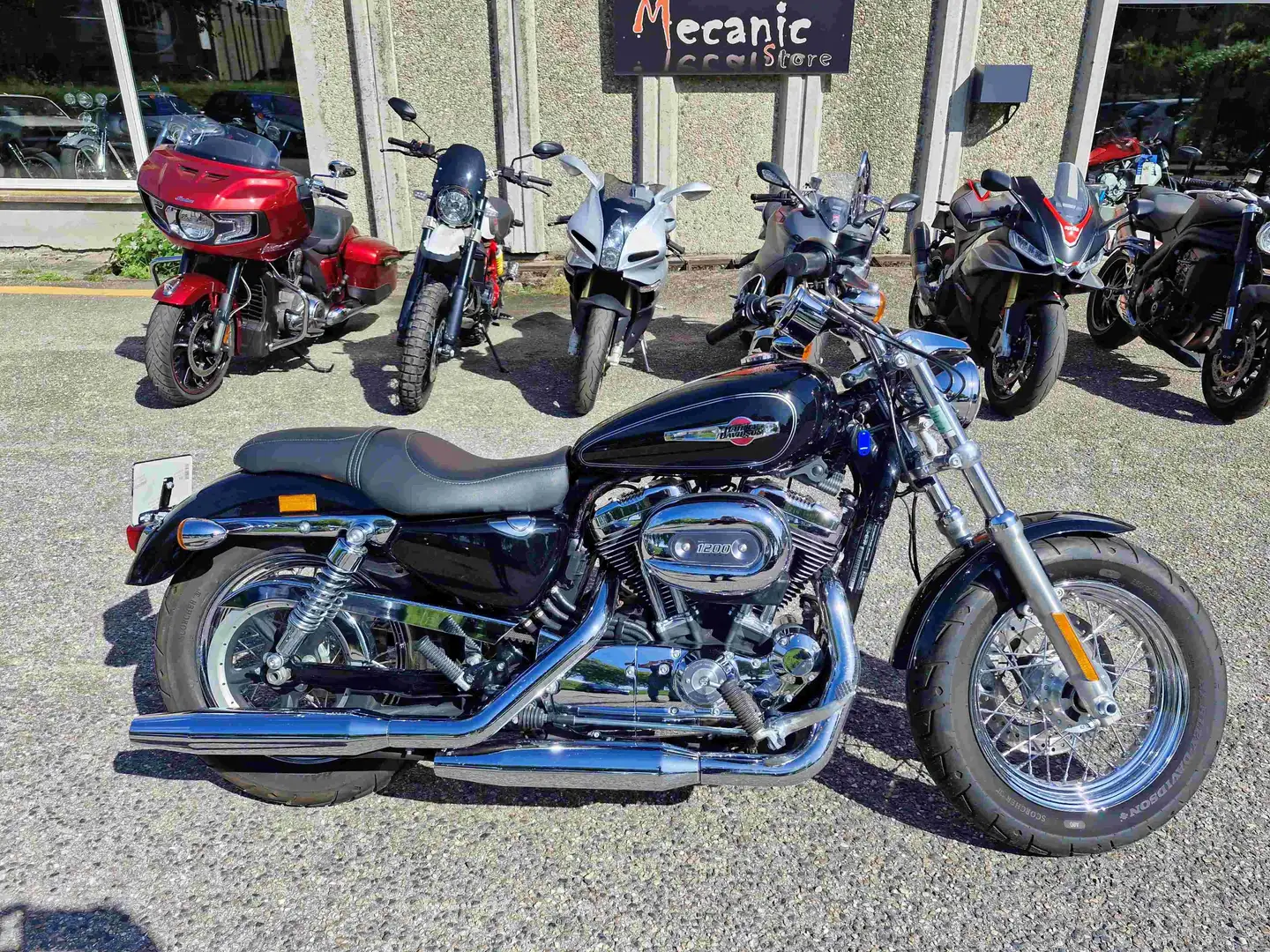 Harley-Davidson Sportster 1200 Custom / 2014 / 9721 Kms Noir - 1