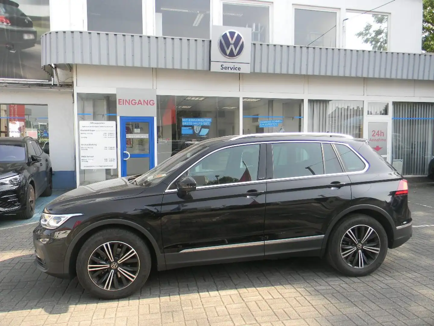 Volkswagen Tiguan Move 1,5 TSI DSG AHK KAMERA DIGITACHO Schwarz - 1