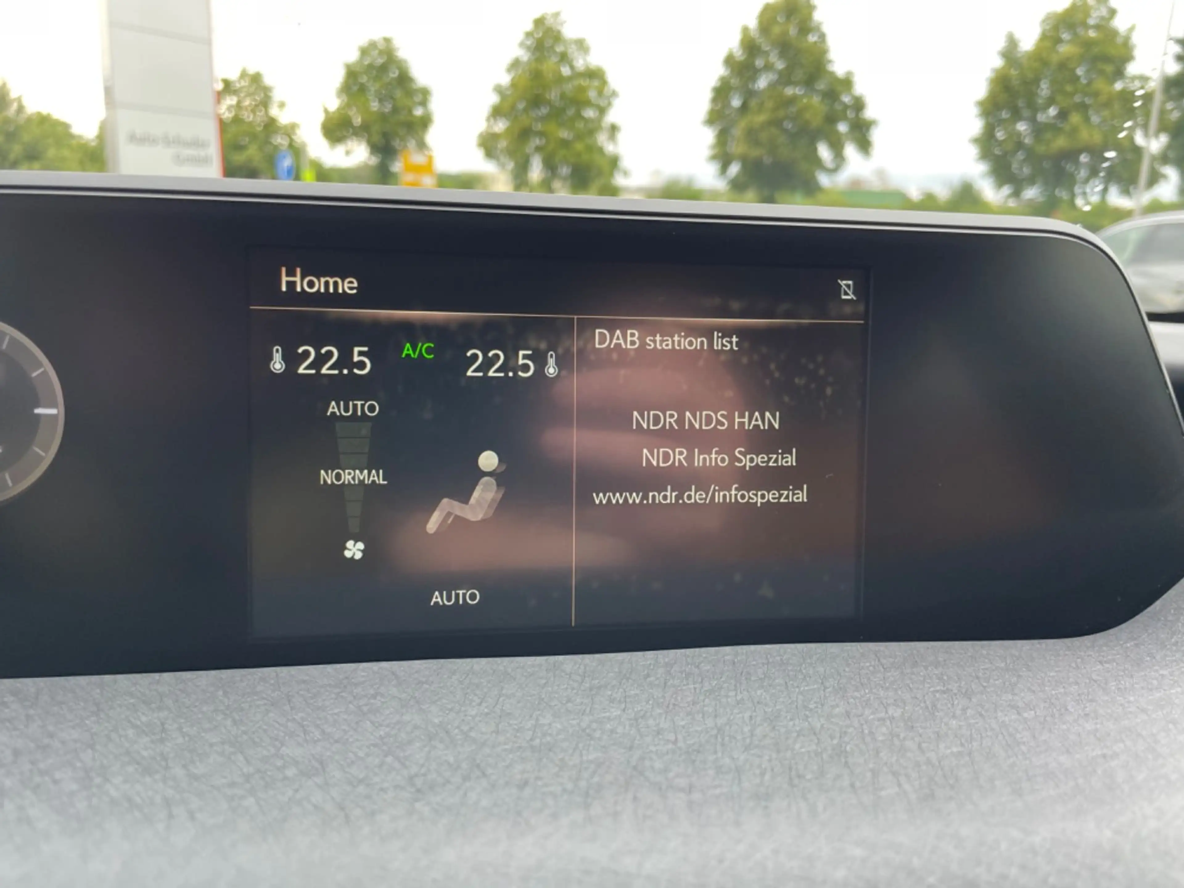Lexus UX 300e EXECUTIVE PAKET** — photo 11